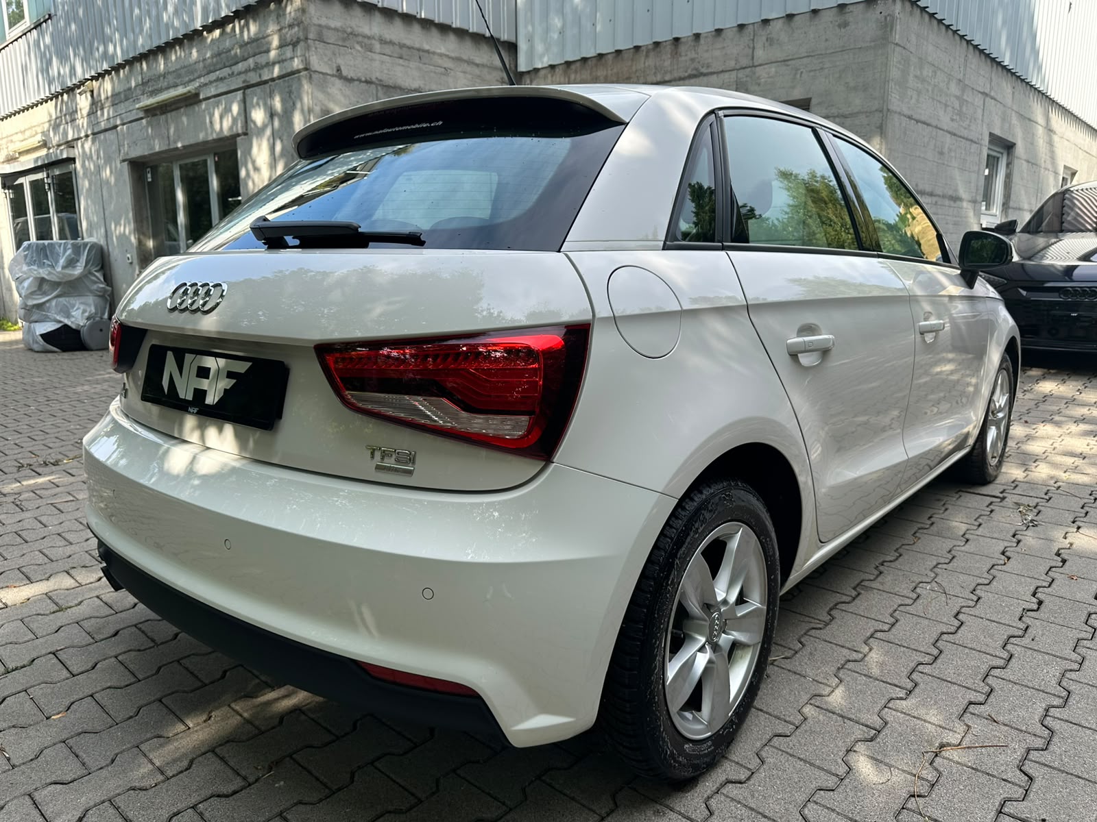 AUDI A1 Sportback 1.0 TFSI-image-5