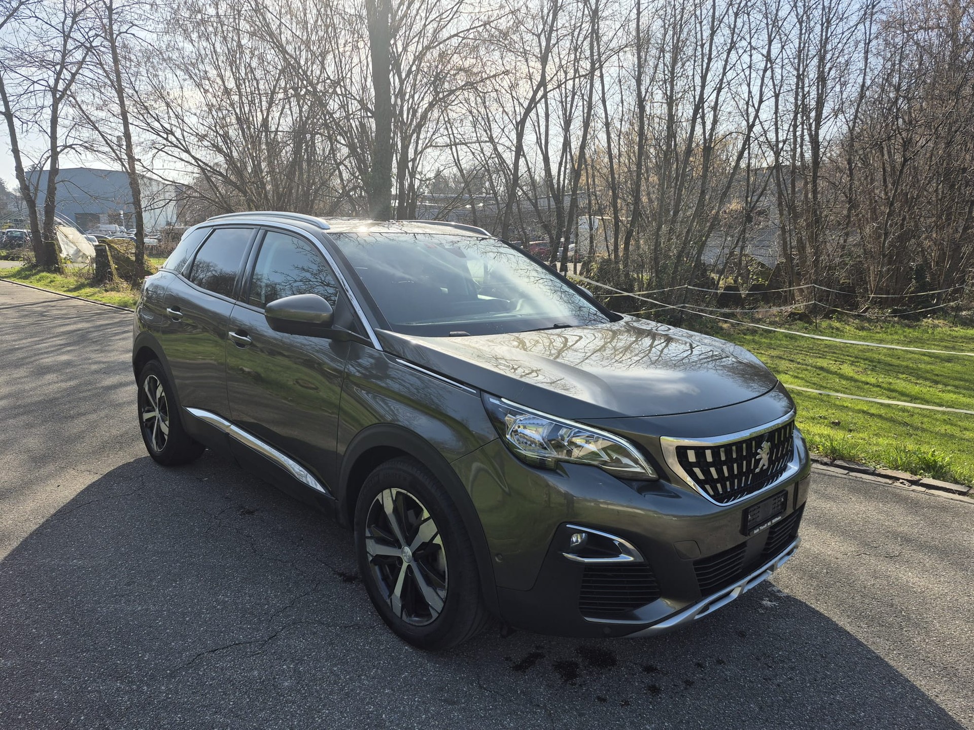 PEUGEOT 3008 1.2 PureTech Business Line EAT-image-1