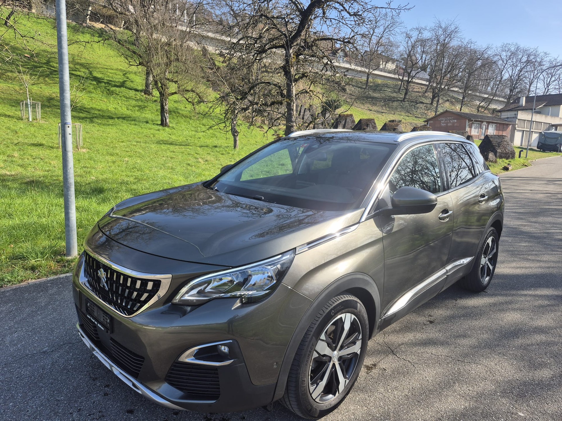 PEUGEOT 3008 1.2 PureTech Business Line EAT-image-0