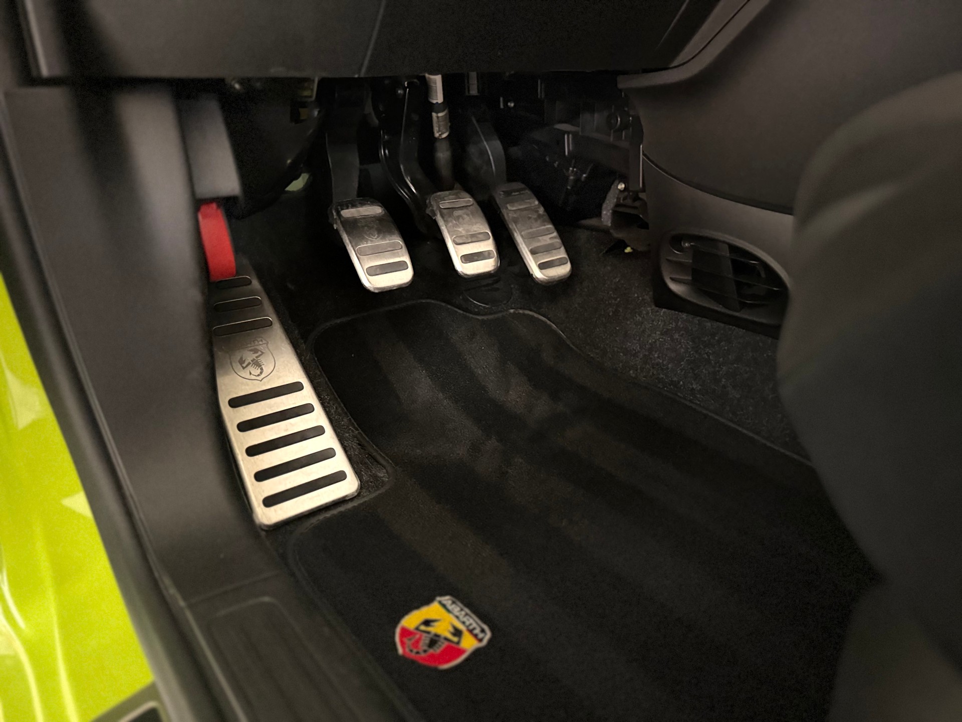 FIAT 595 1.4 16V Turbo Abarth Pista - 70th Anniversary-image-12