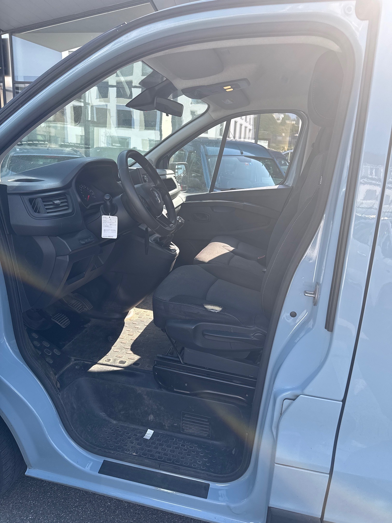 RENAULT Trafic 2.0 Blue dCi110 Business L2H1 EN ** Frisch ab MFK & Service ** CH Auto ** 1. Hand ** Nutzlast 1040 kg **-image-3