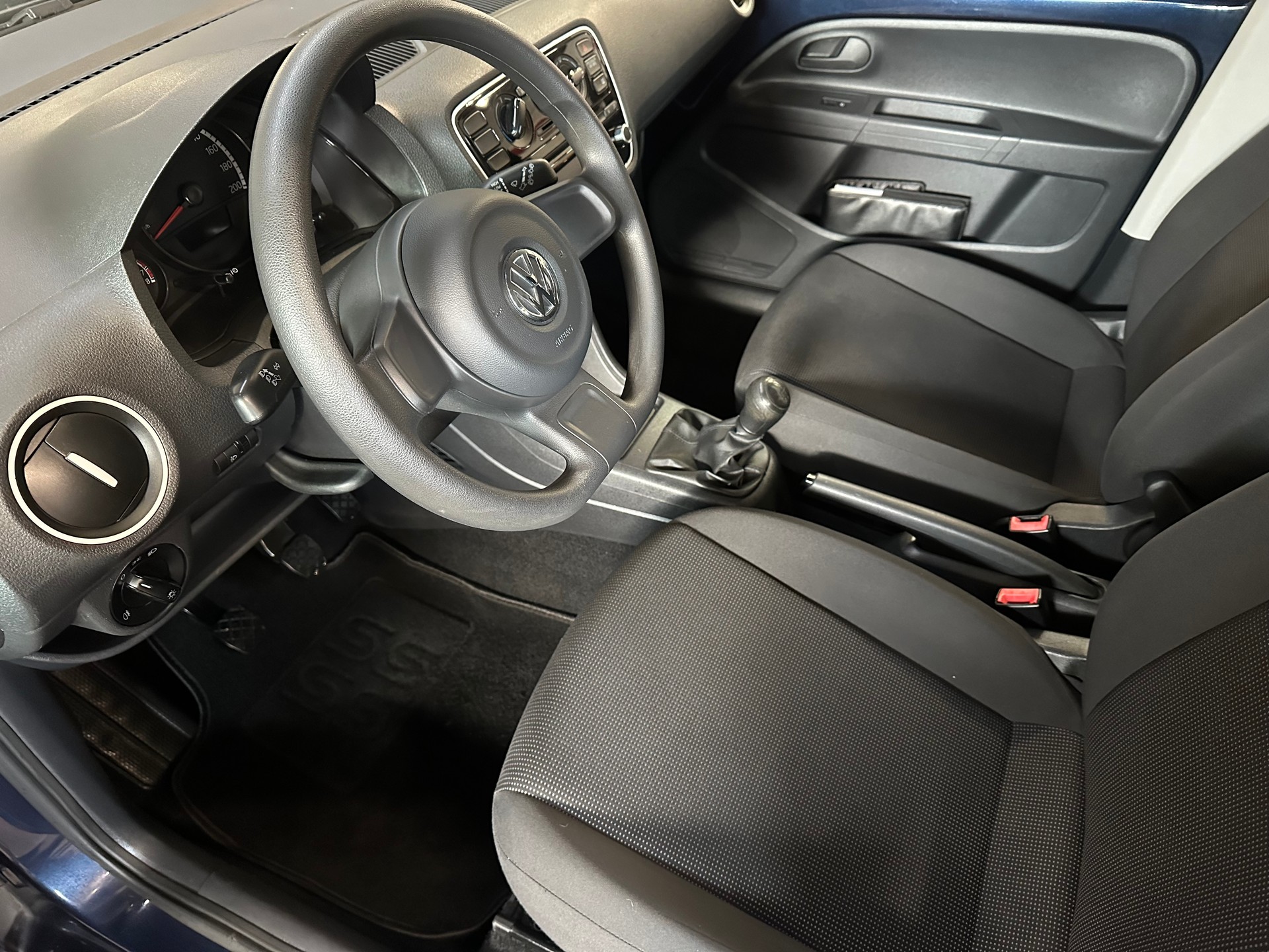 VW Up 1.0 take up-image-6