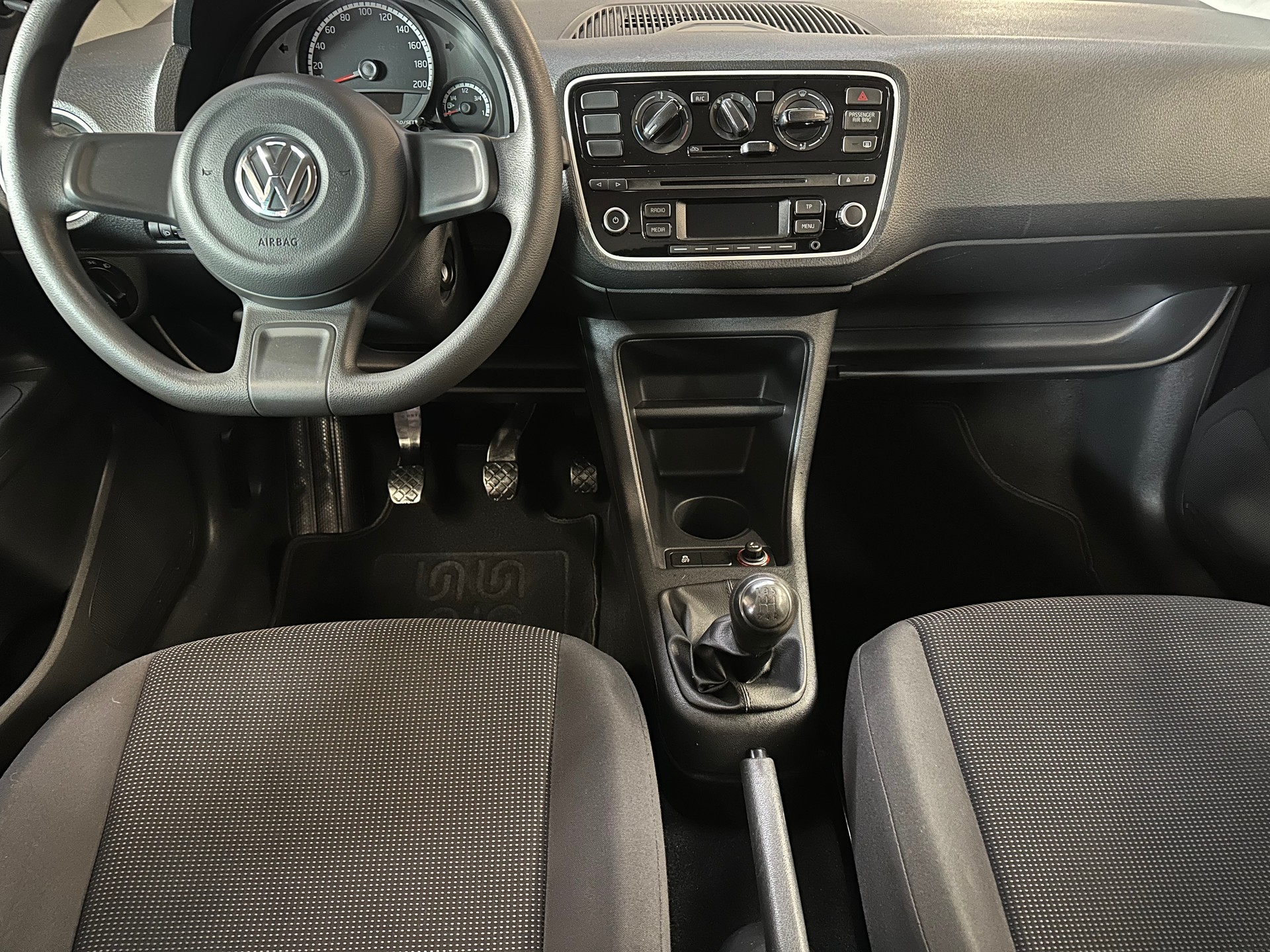 VW Up 1.0 take up-image-8