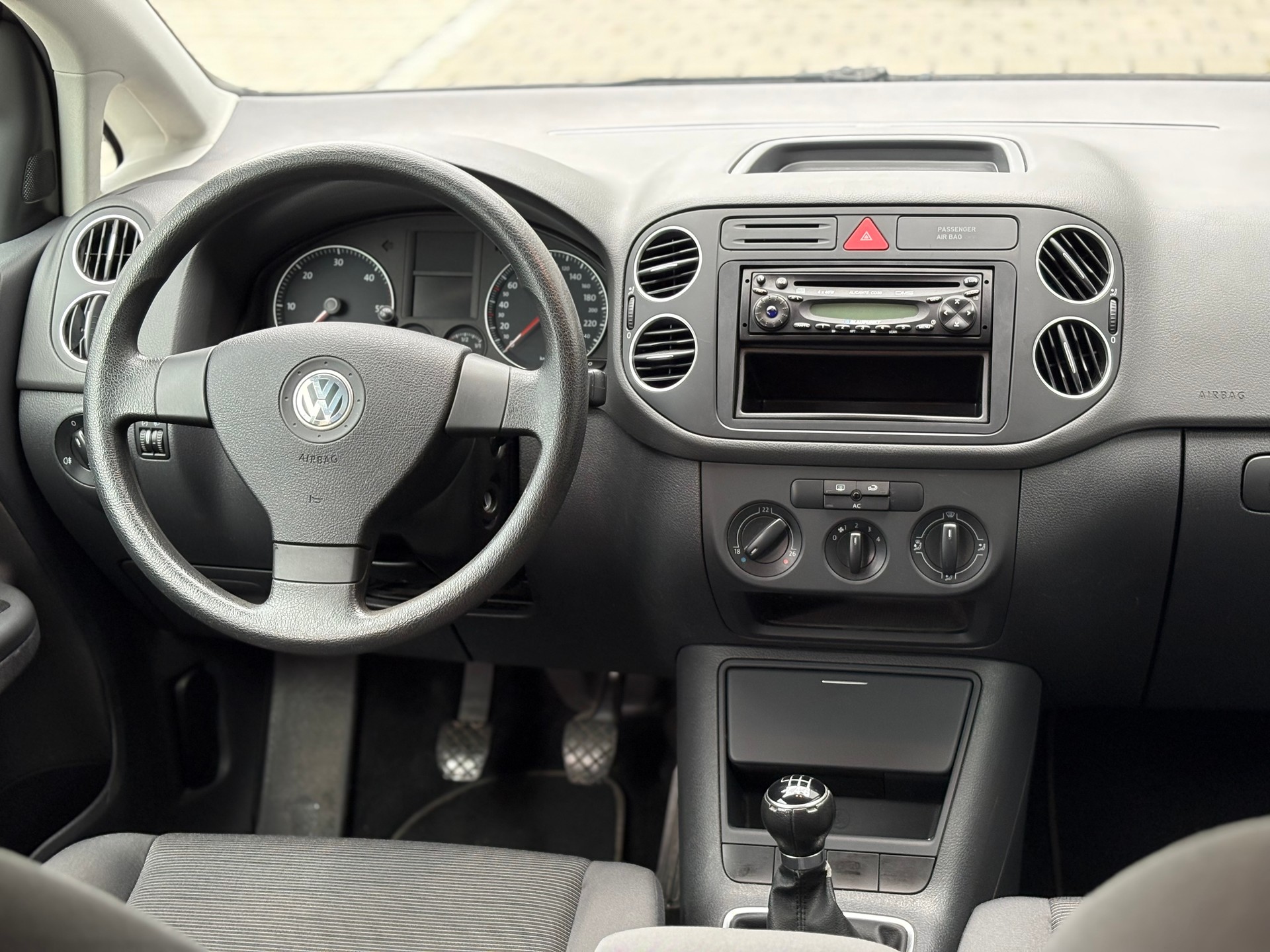 VW Golf Plus 1.9 TDI Comfortline Ab Service-image-12