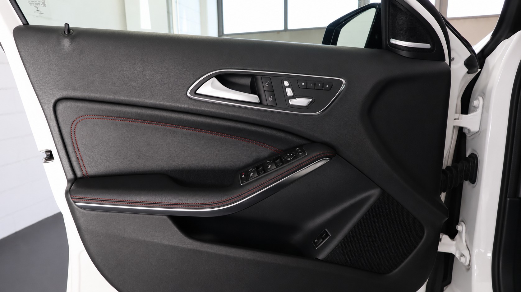 MERCEDES-BENZ GLA 45 AMG 4Matic 7G-DCT-image-16