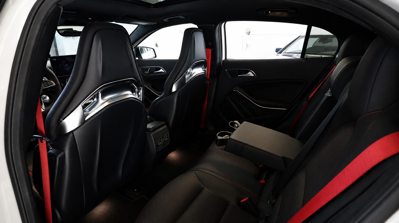 MERCEDES-BENZ GLA 45 AMG 4Matic 7G-DCT-image-19