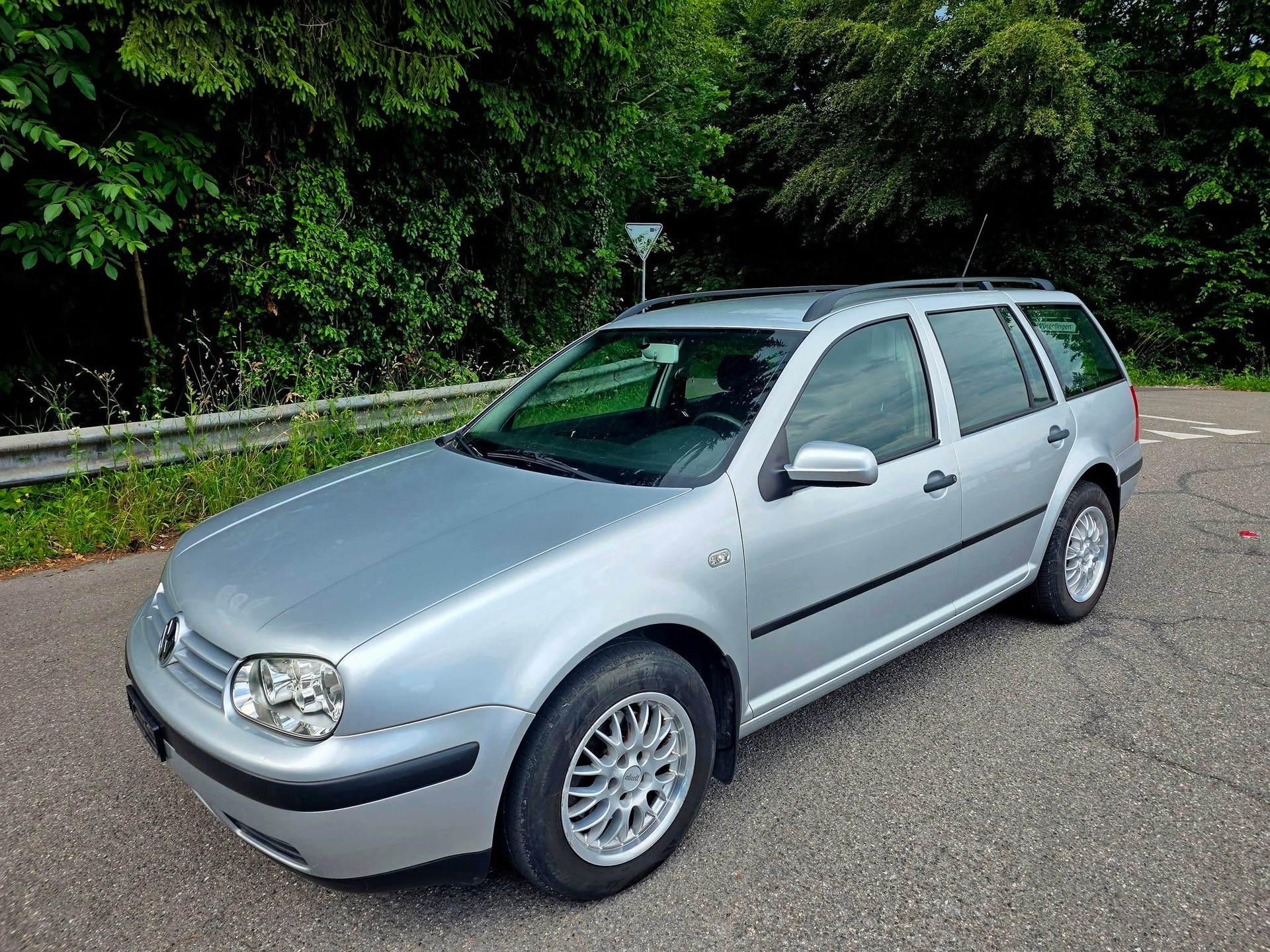 VW Golf Variant 2.0 Comfortline-image-4