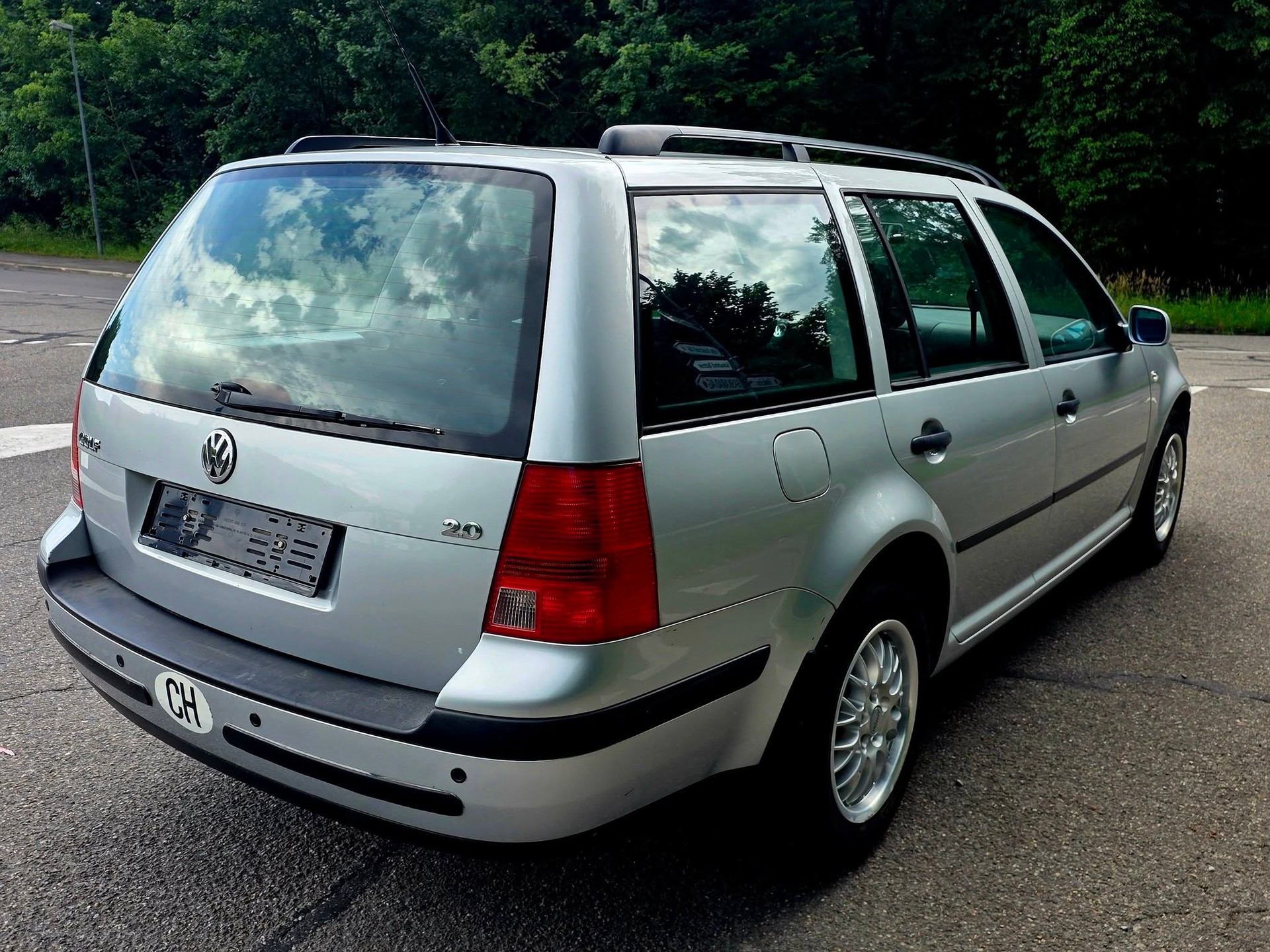 VW Golf Variant 2.0 Comfortline-image-2