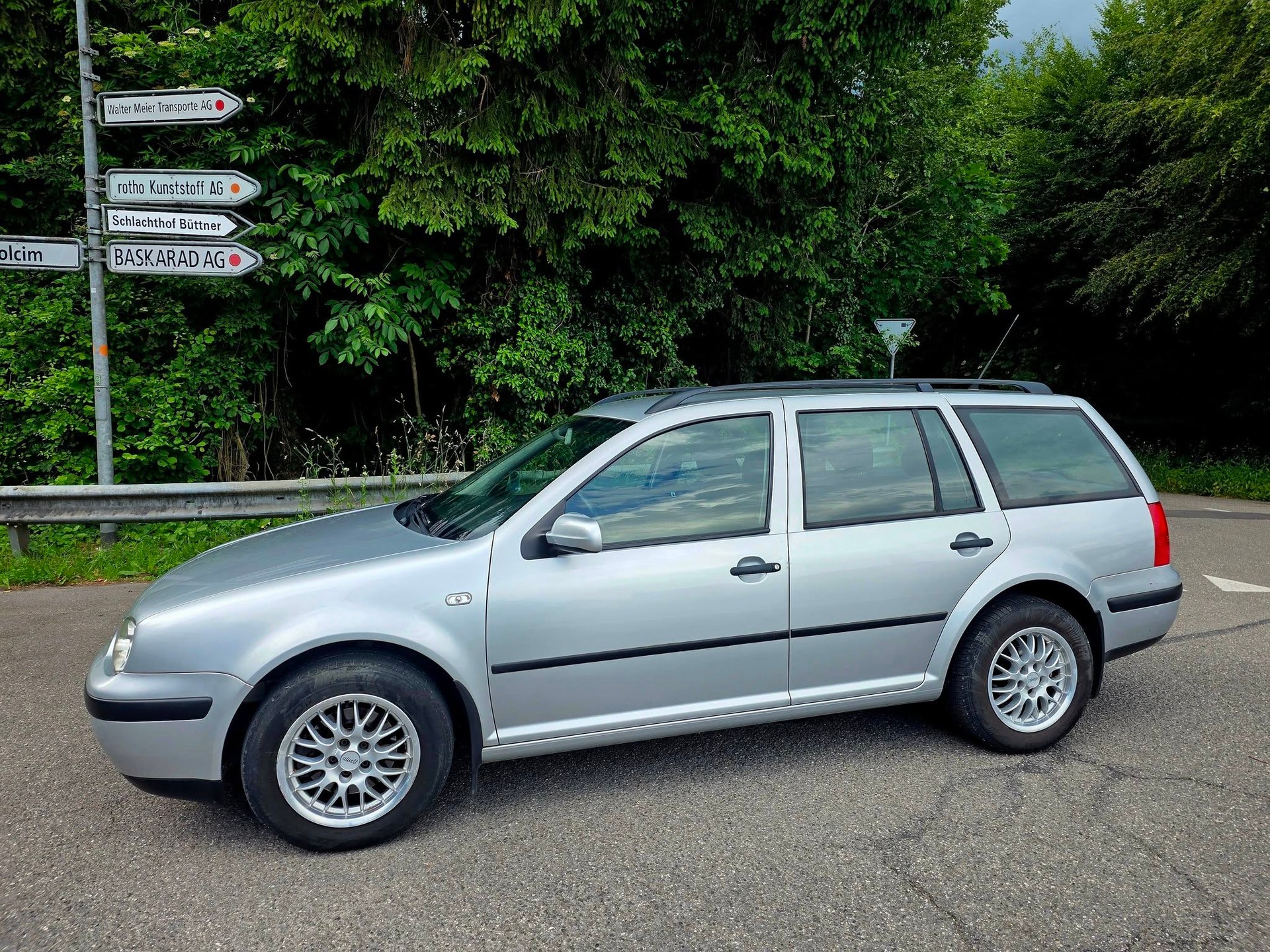 VW Golf Variant 2.0 Comfortline-image-1