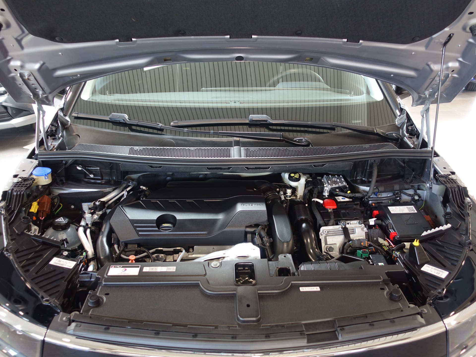 OPEL Grandland Hybrid4 GSe 300PS-image-14