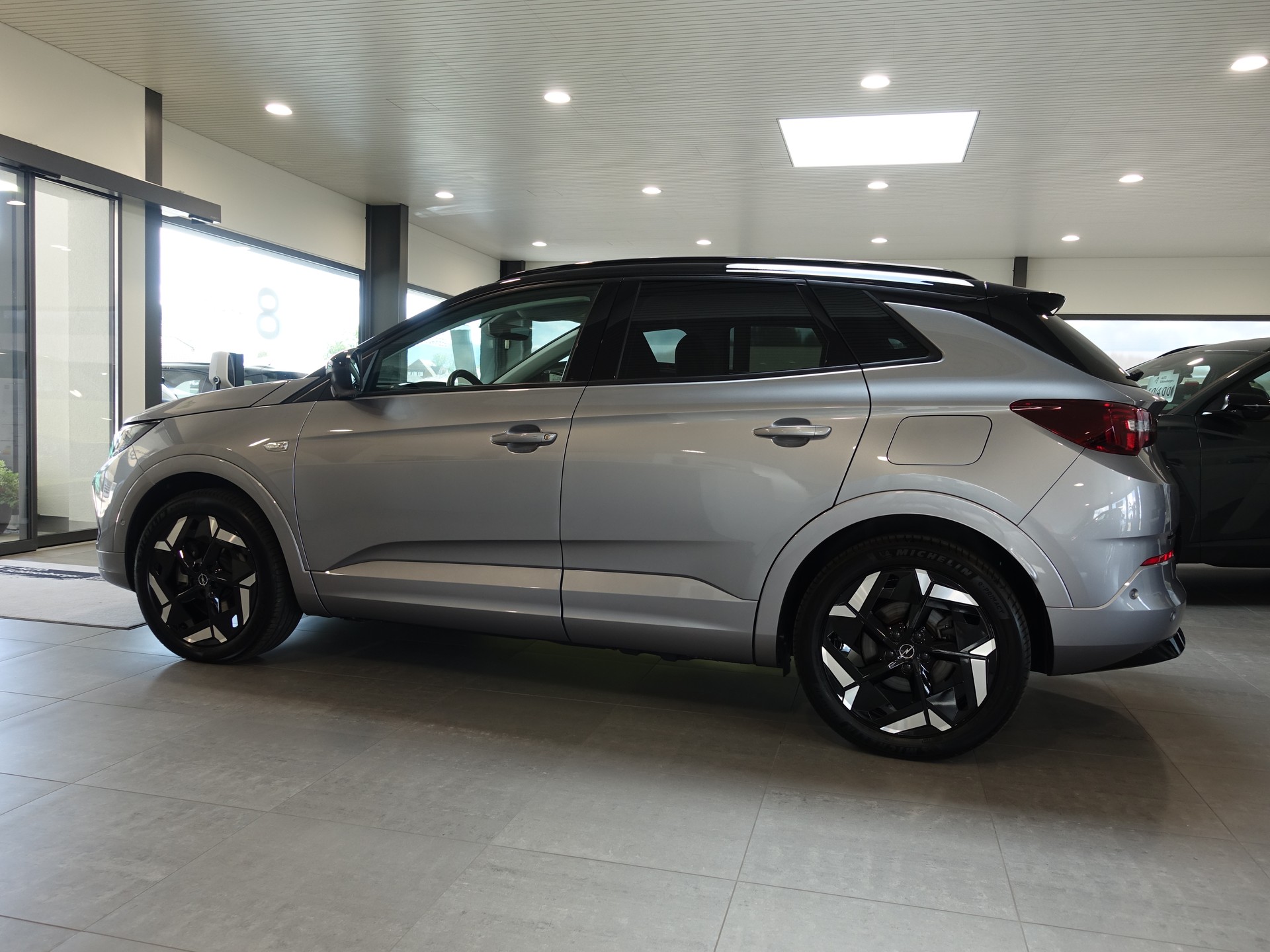 OPEL Grandland Hybrid4 GSe 300PS-image-10