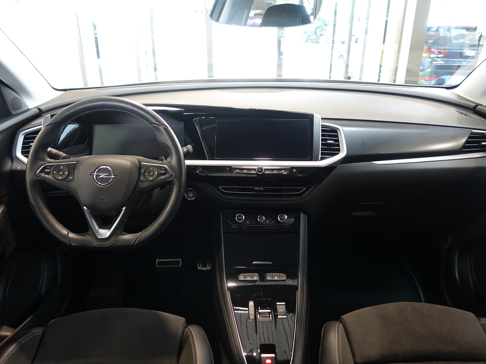 OPEL Grandland Hybrid4 GSe 300PS-image-19