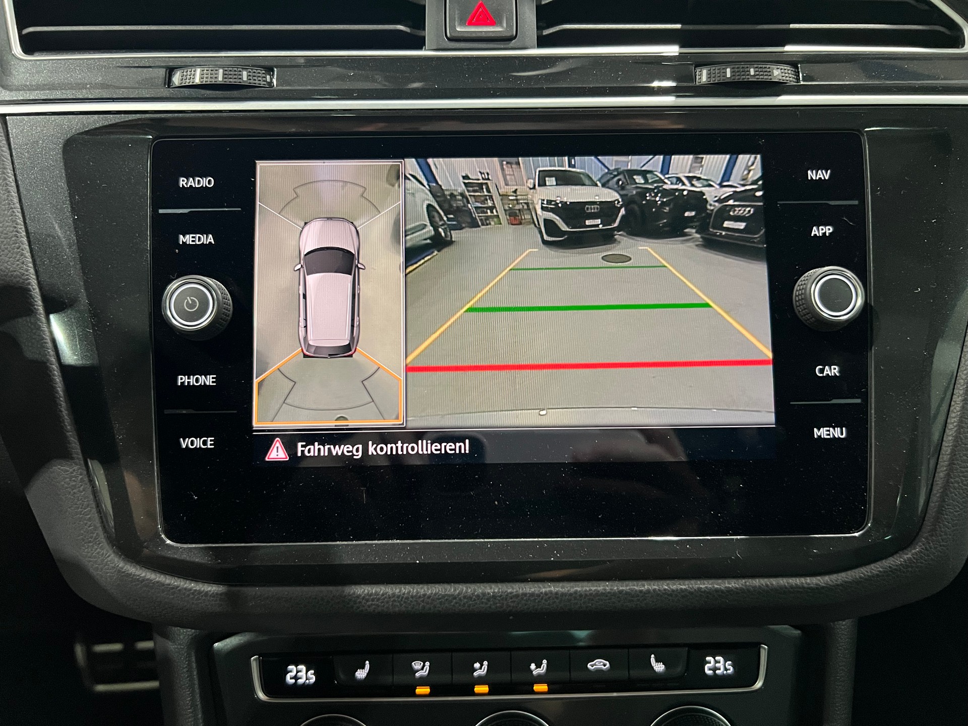 VW Tiguan 2.0TSI Highline 4Motion DSG**Panodach,AHK,LED,Frisch ab MFK**-image-11