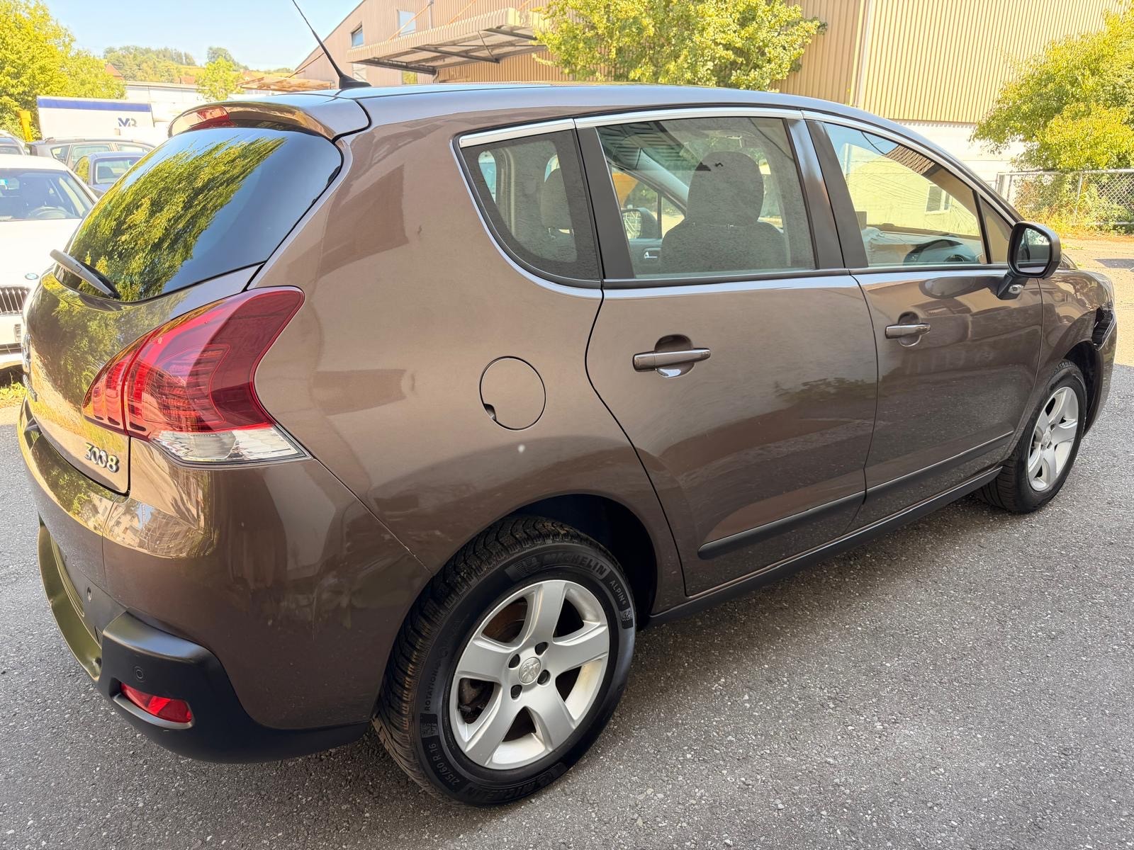 PEUGEOT 3008 1.6 16V T Active-image-6