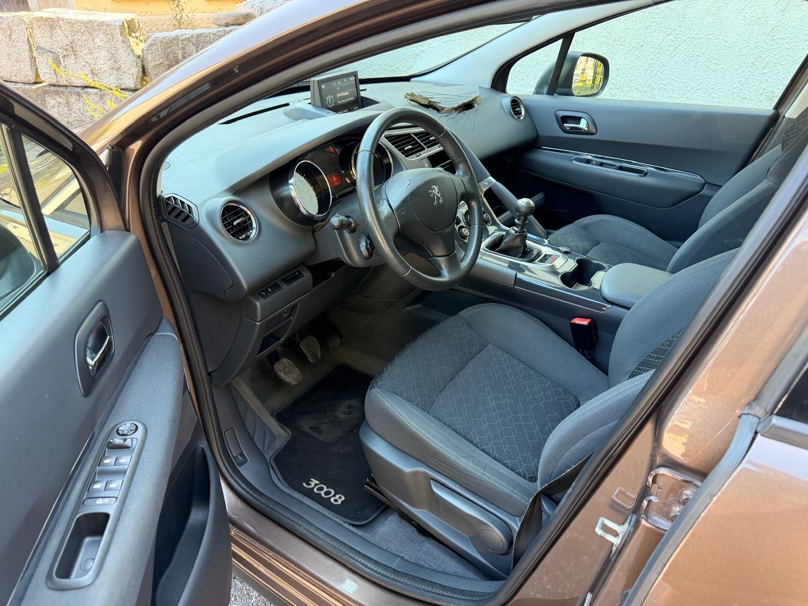 PEUGEOT 3008 1.6 16V T Active-image-8