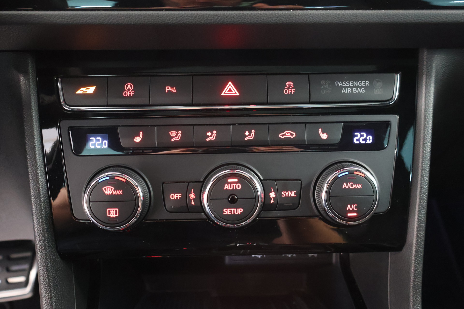 SEAT Leon 2.0 TSI Cupra 300 DSG-image-21