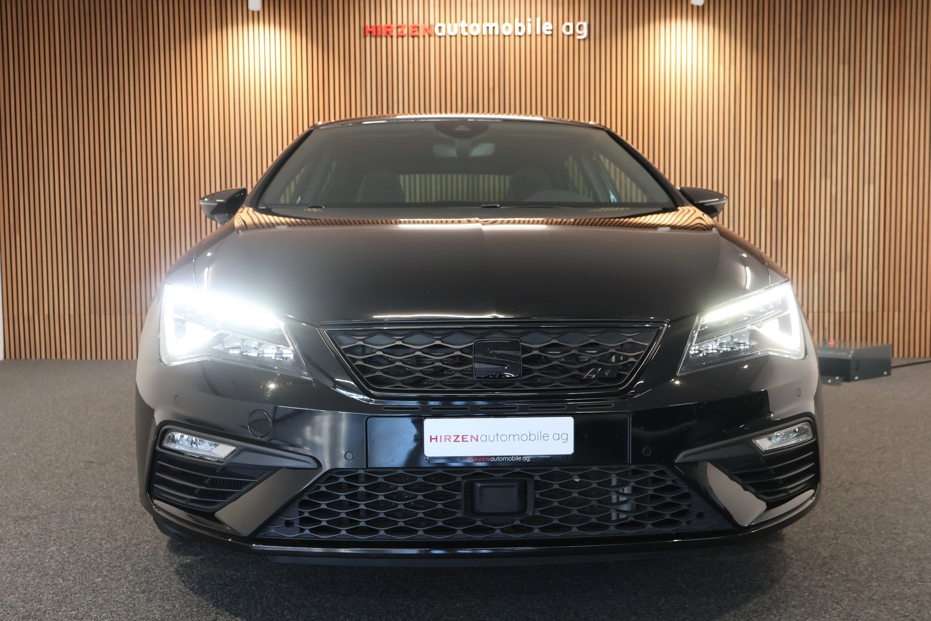 SEAT Leon 2.0 TSI Cupra 300 DSG-image-31