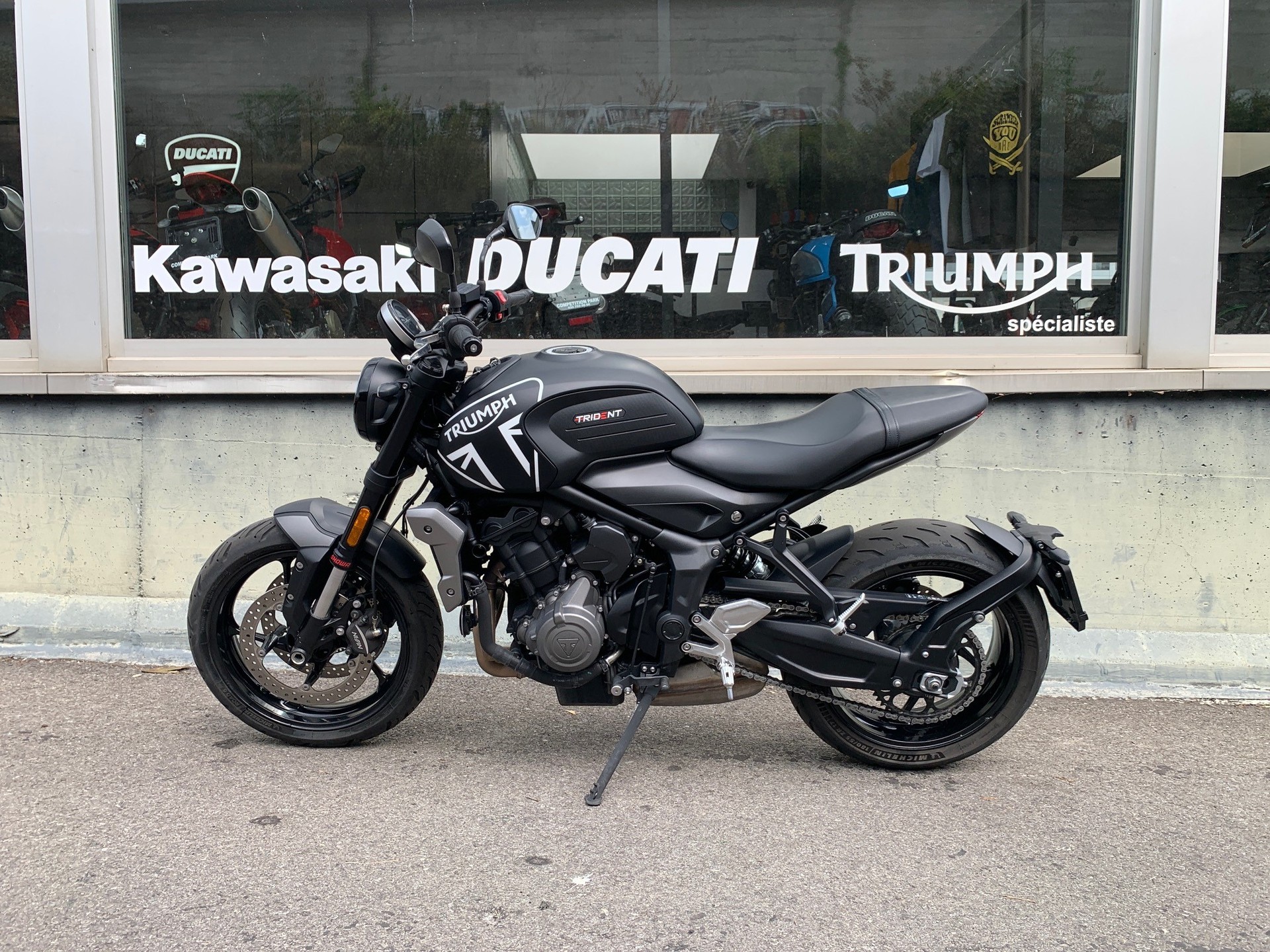 TRIUMPH Trident 660-showroom-element-1