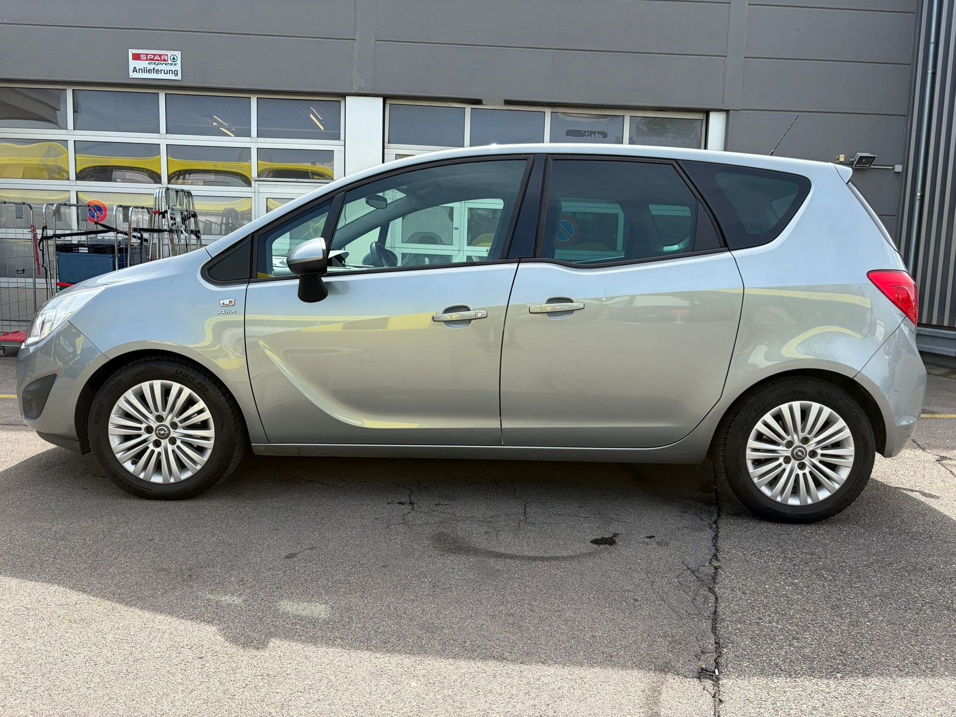 OPEL Meriva 1.4 Turbo Active Edition Automatic-image-3