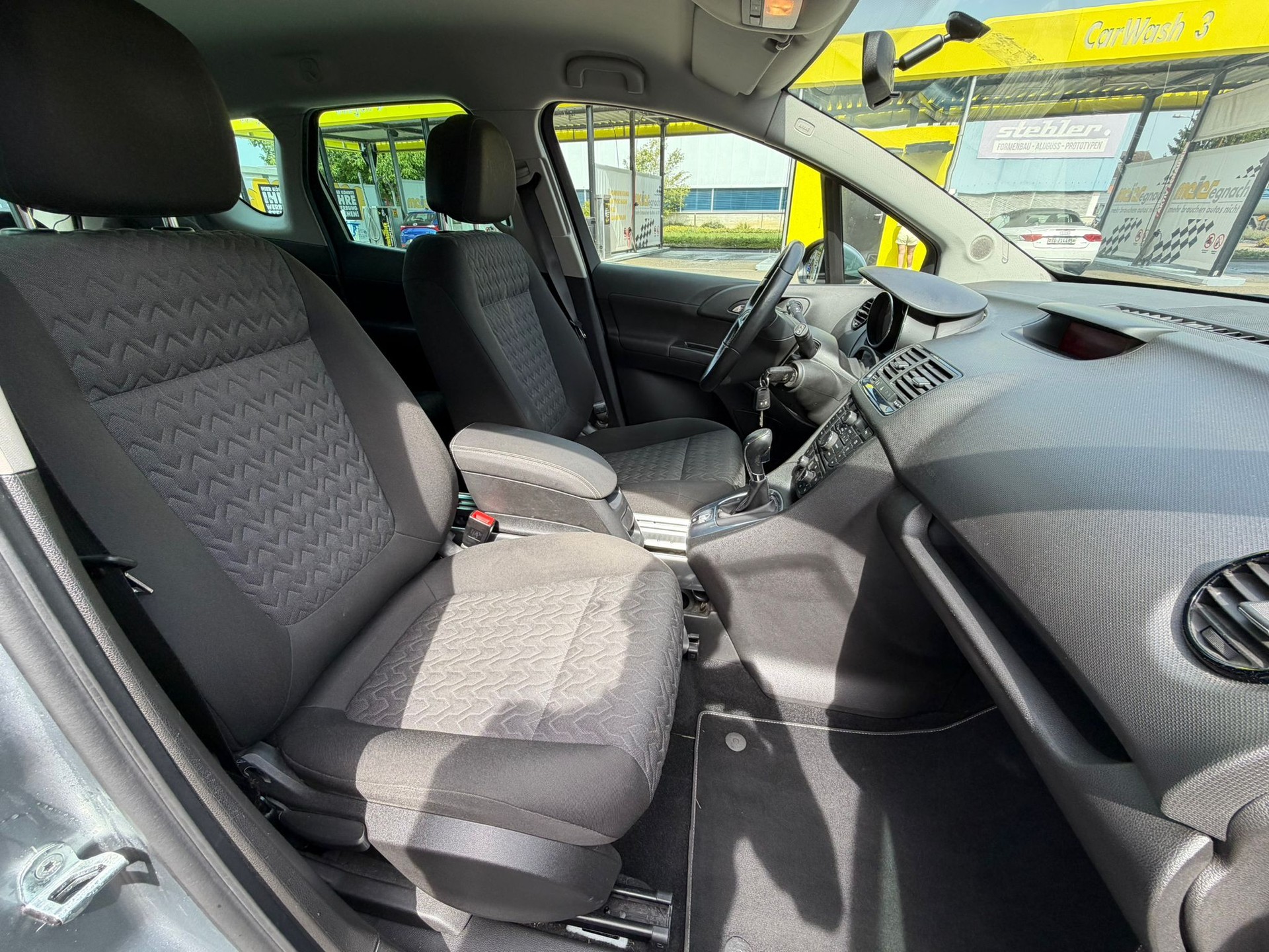 OPEL Meriva 1.4 Turbo Active Edition Automatic-image-13