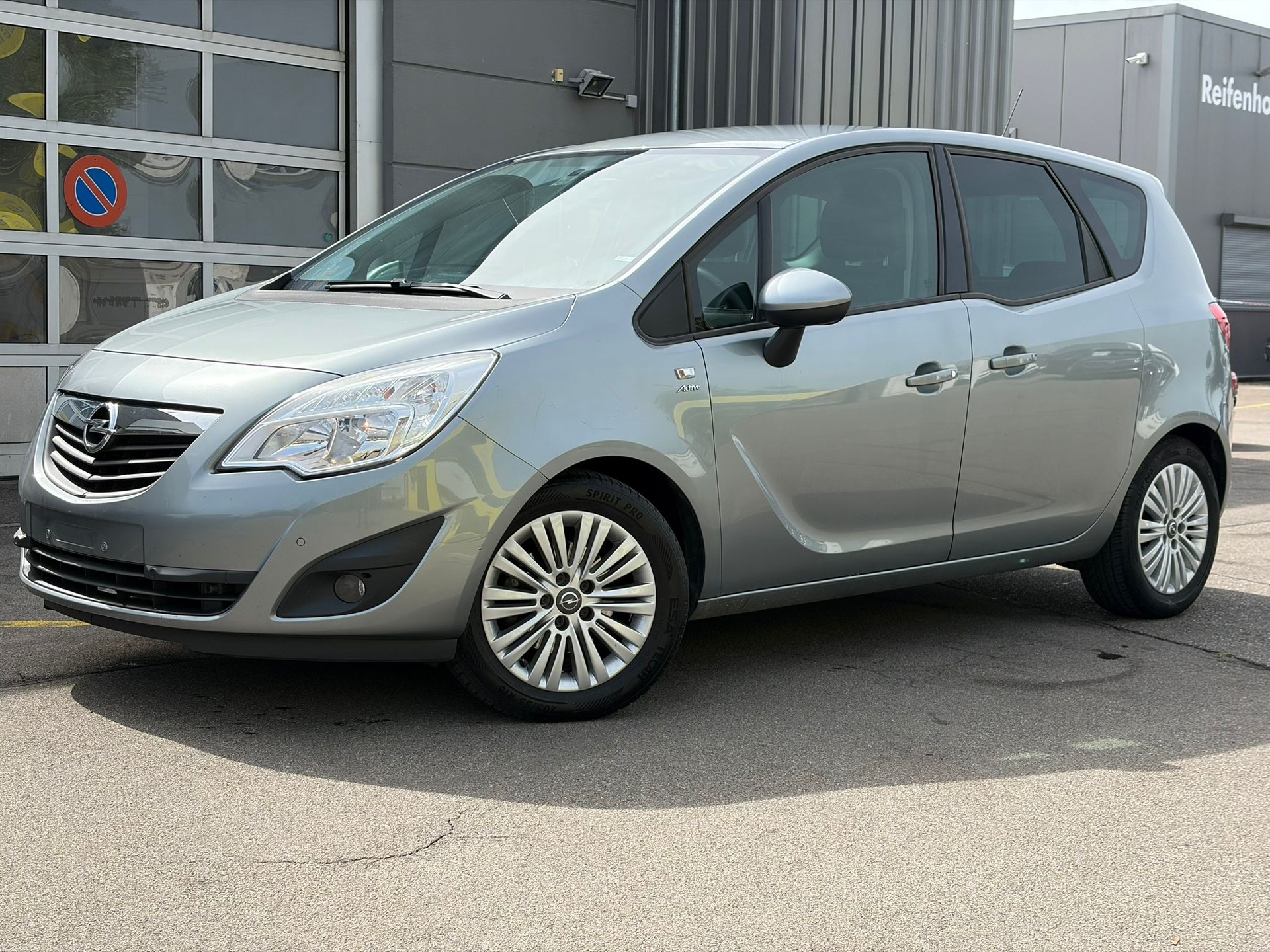 OPEL Meriva 1.4 Turbo Active Edition Automatic-image-0