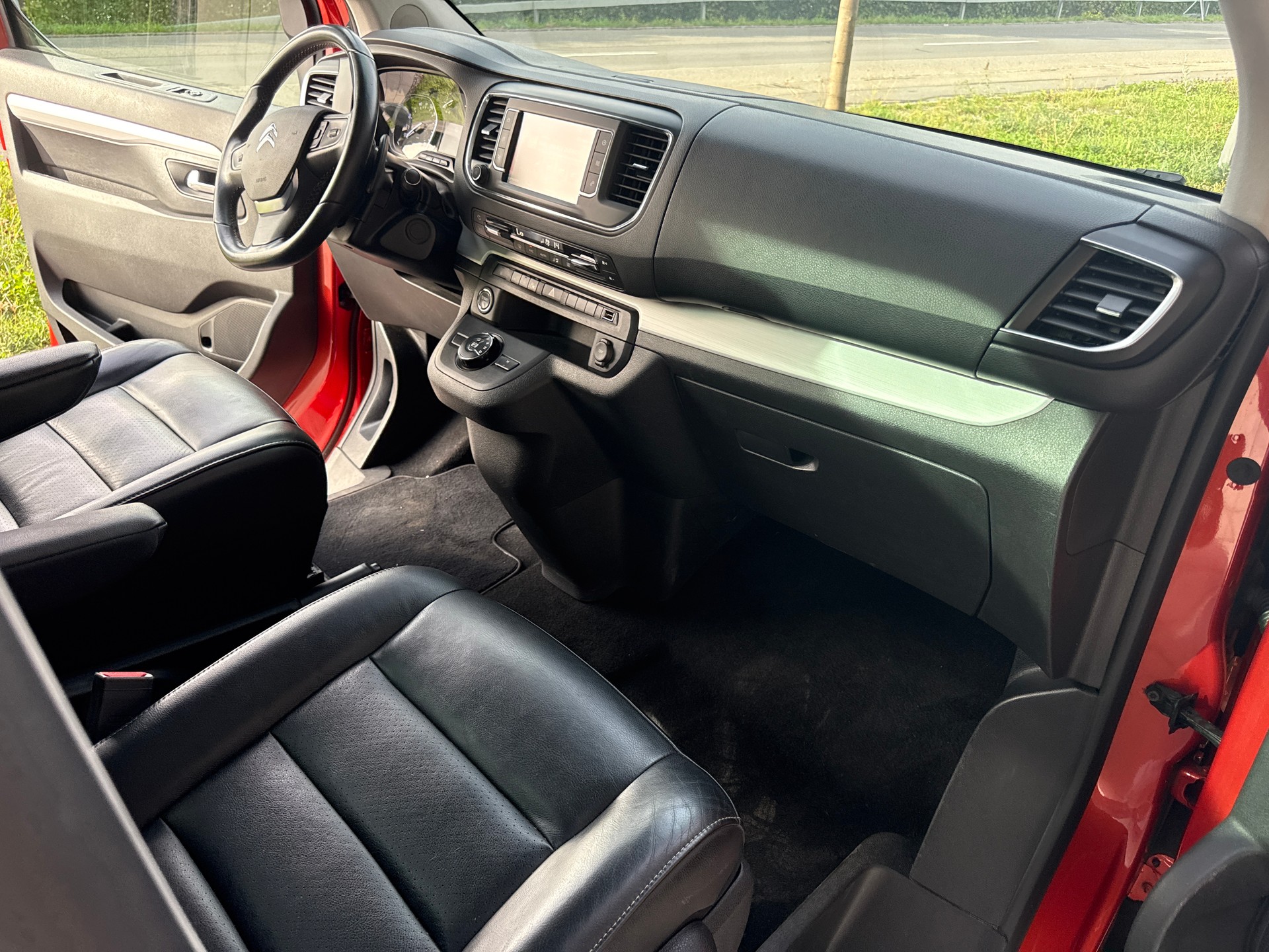 CITROEN Spacetourer 2.0 BlueHDi Shine XL EAT-image-14