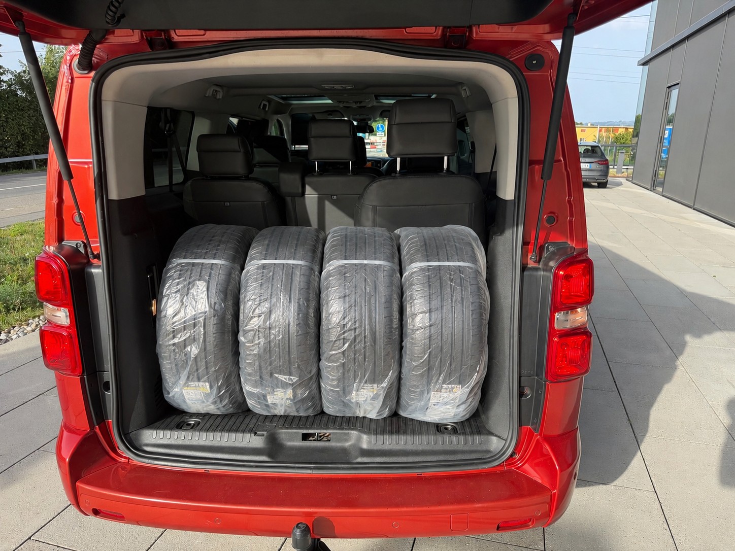 CITROEN Spacetourer 2.0 BlueHDi Shine XL EAT-image-4
