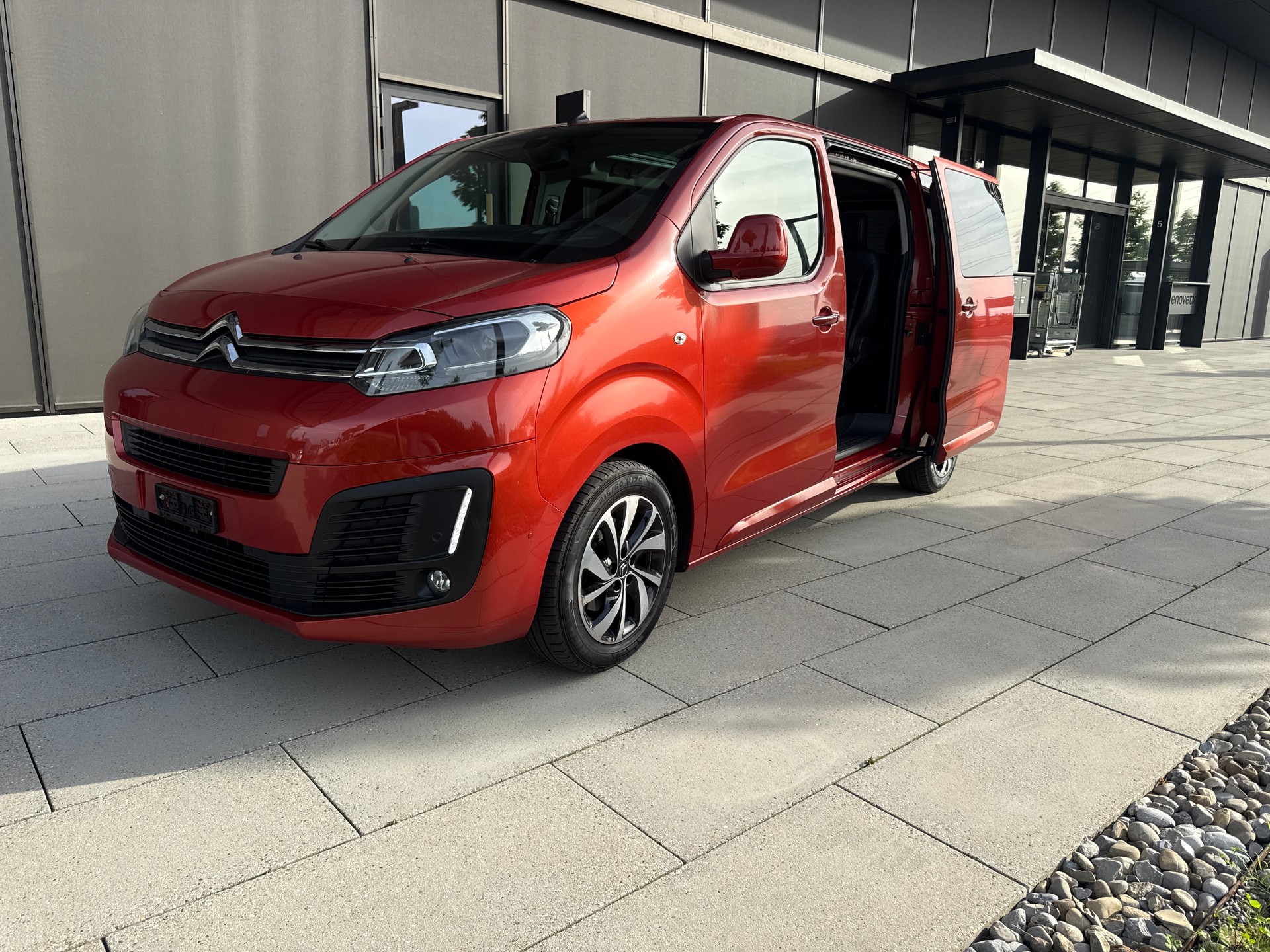 CITROEN Spacetourer 2.0 BlueHDi Shine XL EAT-image-3