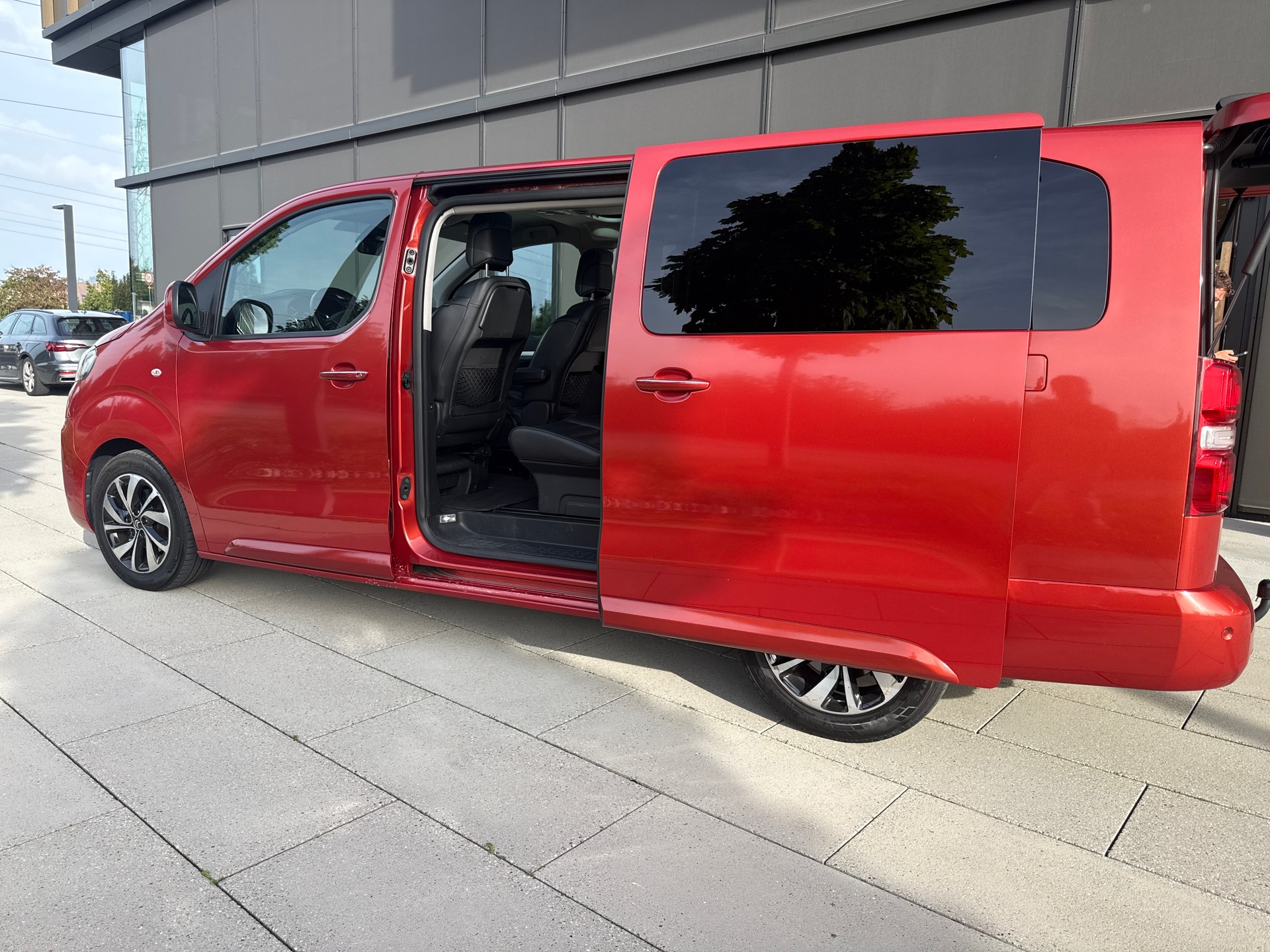 CITROEN Spacetourer 2.0 BlueHDi Shine XL EAT-image-2