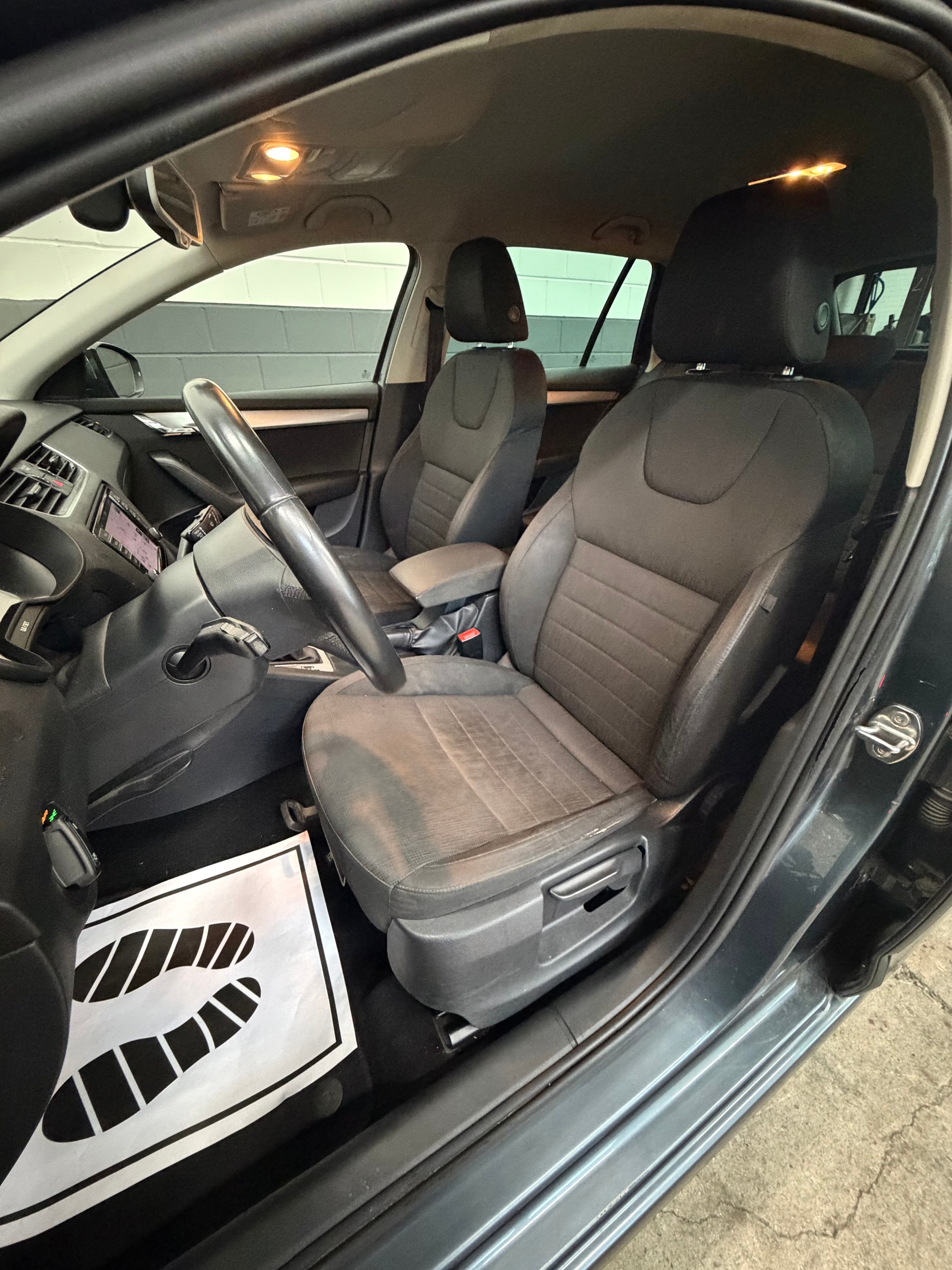 SKODA Octavia Combi 1.8 TSI Elegance 4x4 DSG //NEU AB MFK!-image-14