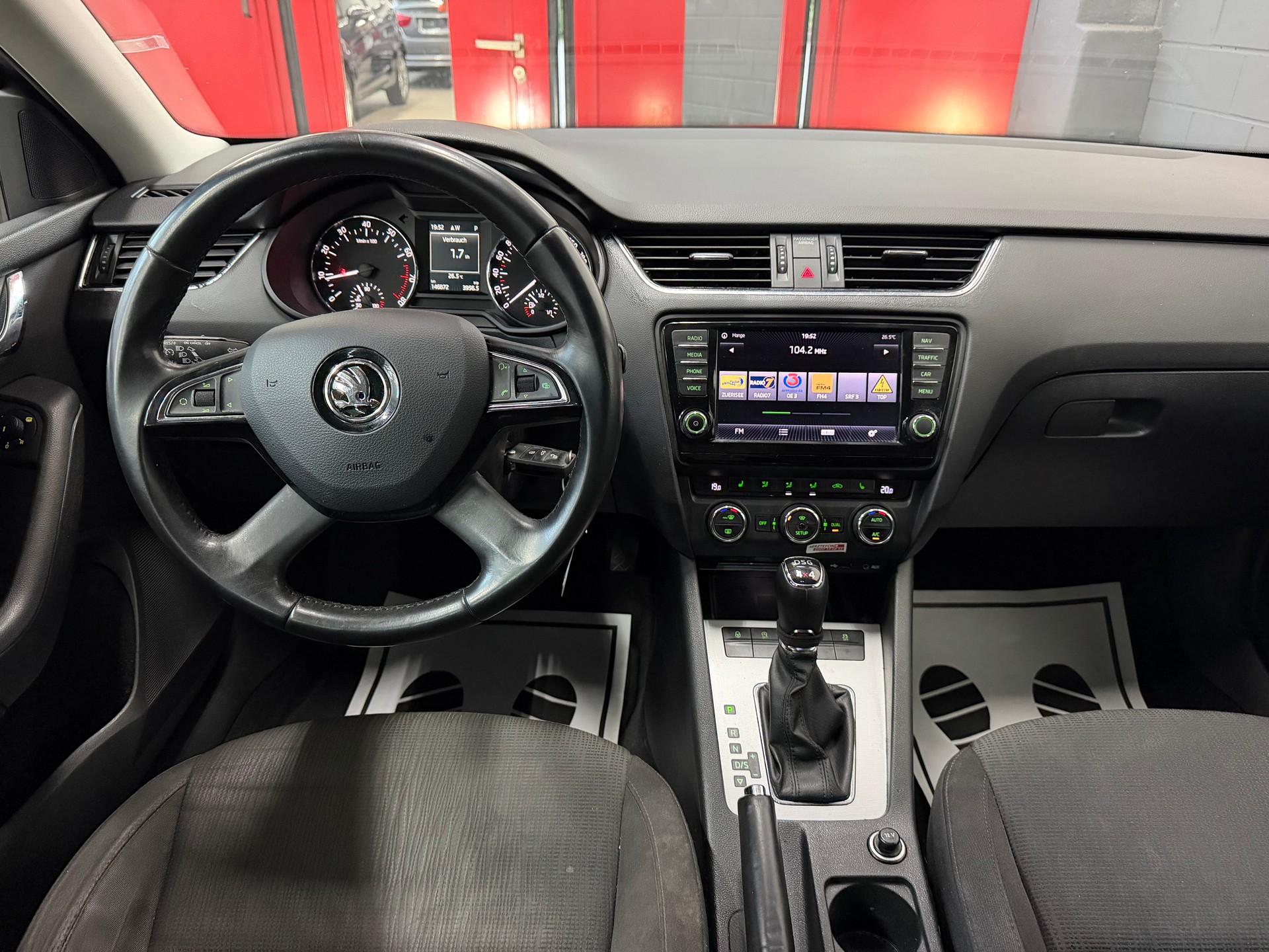 SKODA Octavia Combi 1.8 TSI Elegance 4x4 DSG //NEU AB MFK!-image-10