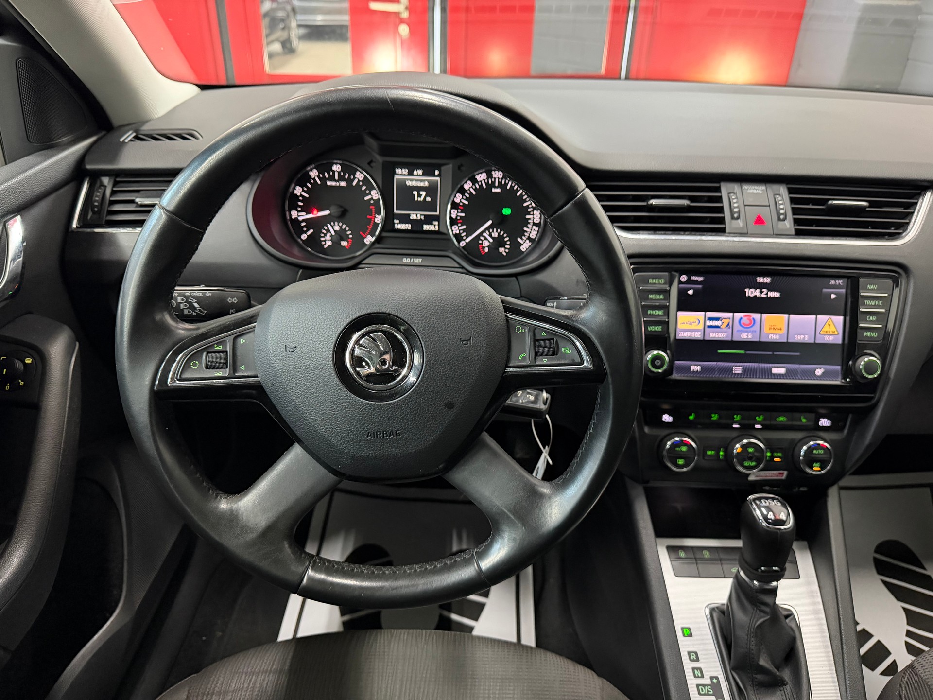 SKODA Octavia Combi 1.8 TSI Elegance 4x4 DSG //NEU AB MFK!-image-11