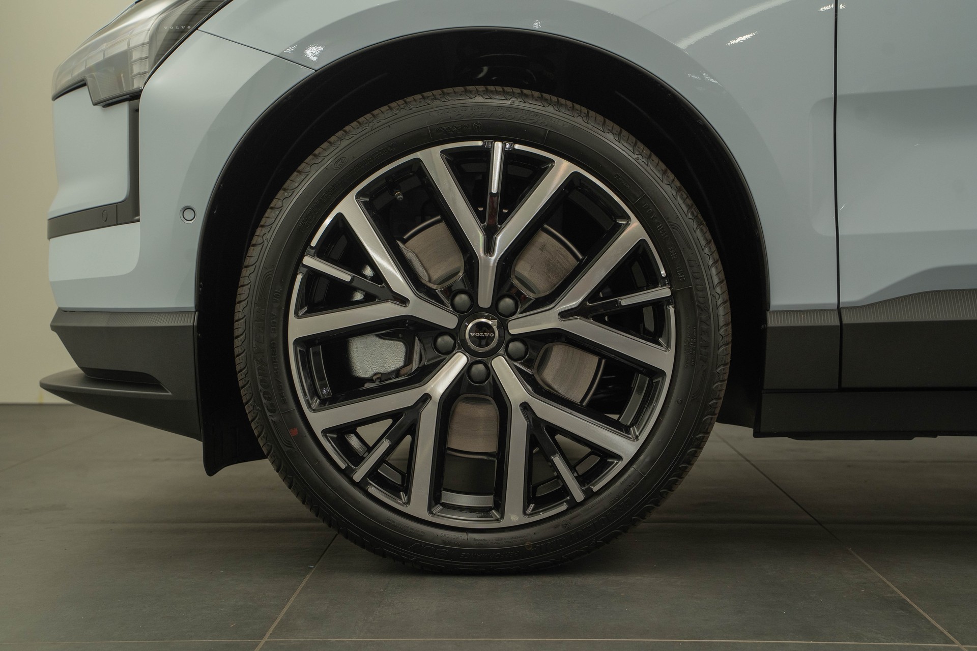 VOLVO EX30 P8 Ultra AWD-image-15