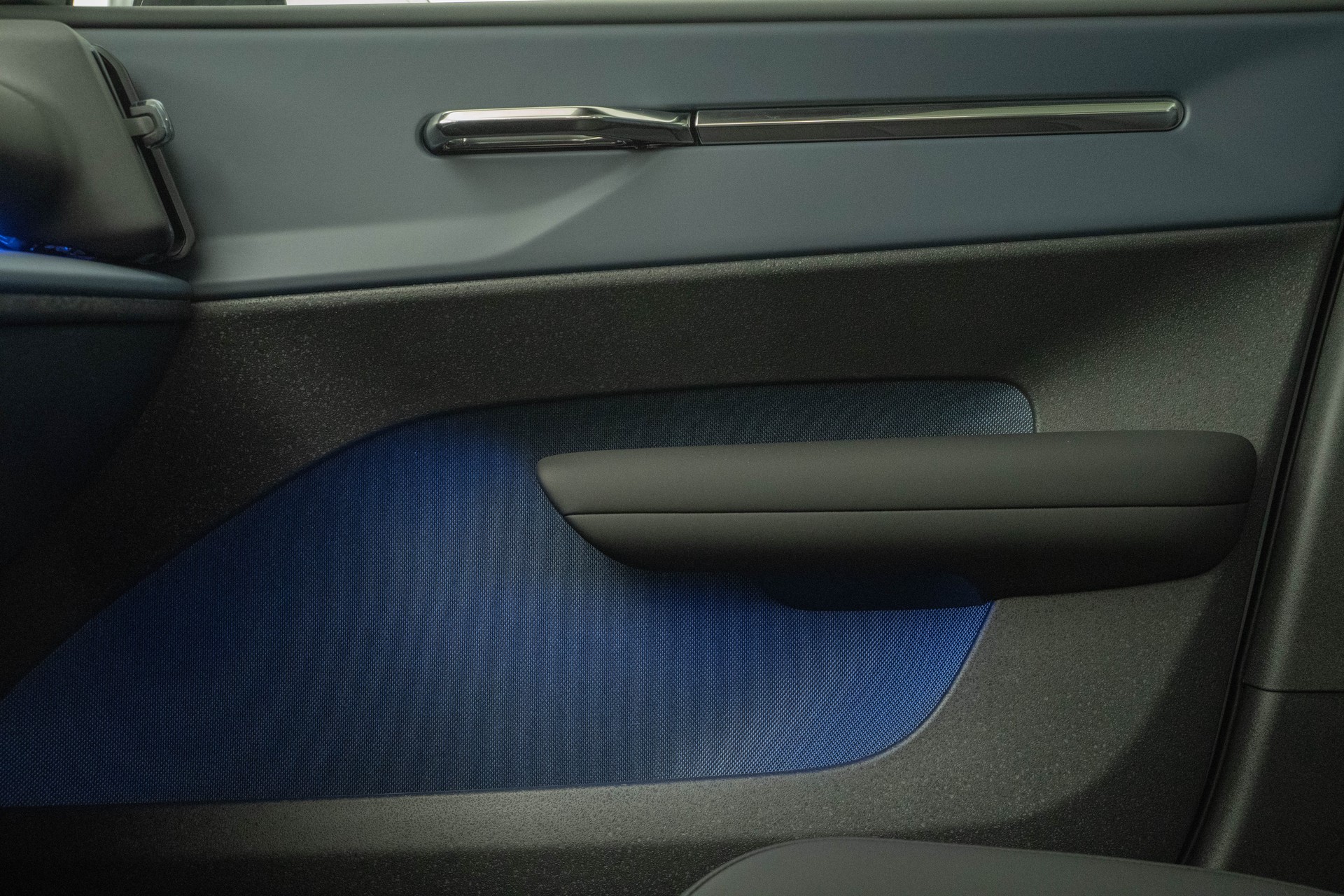 VOLVO EX30 P8 Ultra AWD-image-13