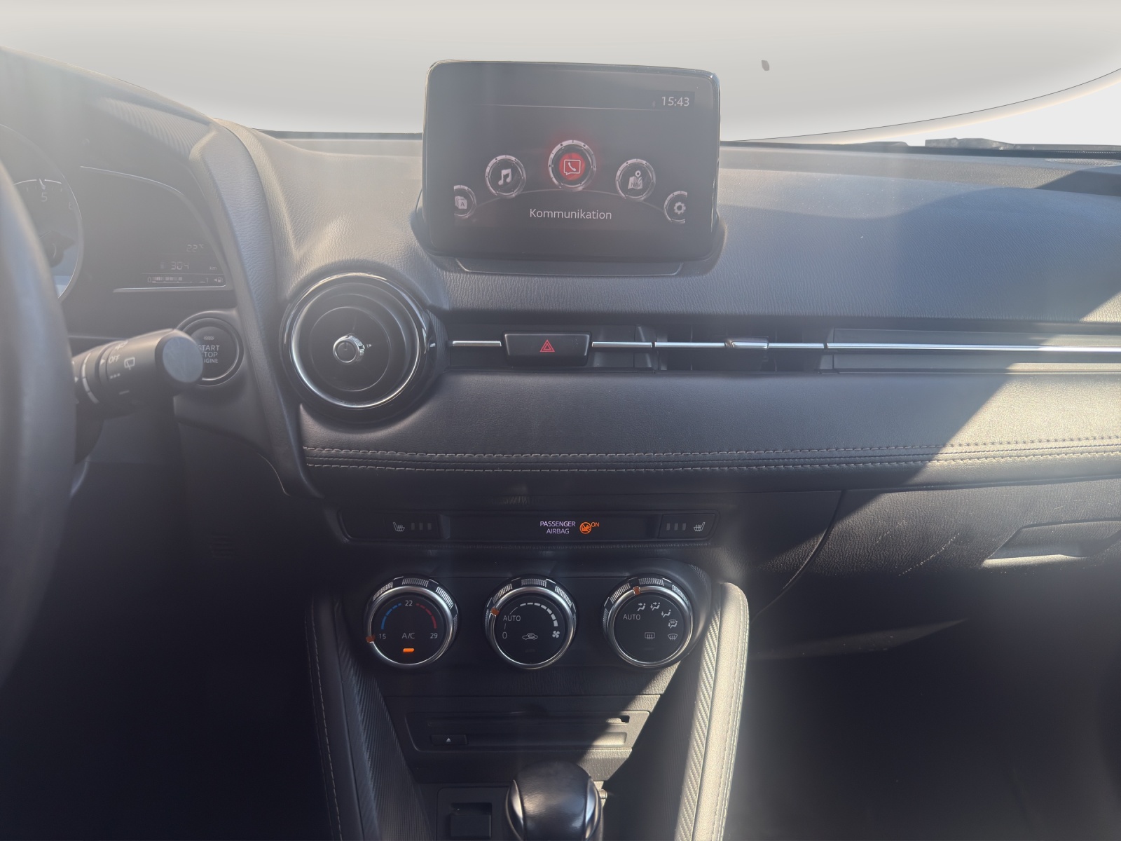MAZDA 2 1.5 90 Revolution-image-12