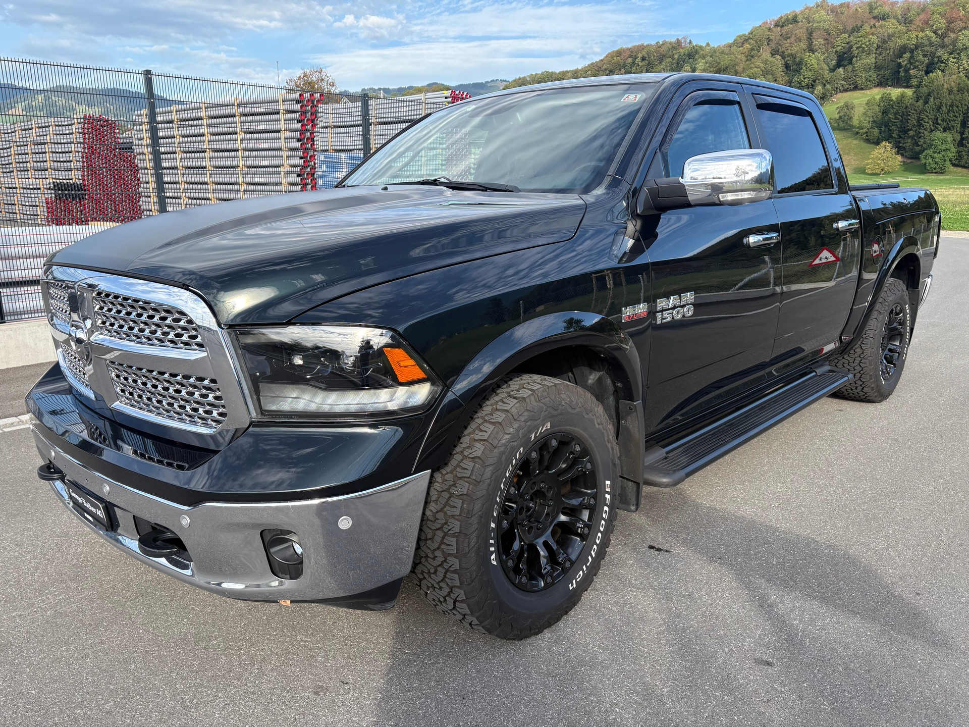 DODGE RAM 1500 Crewcab Laramie-image-4