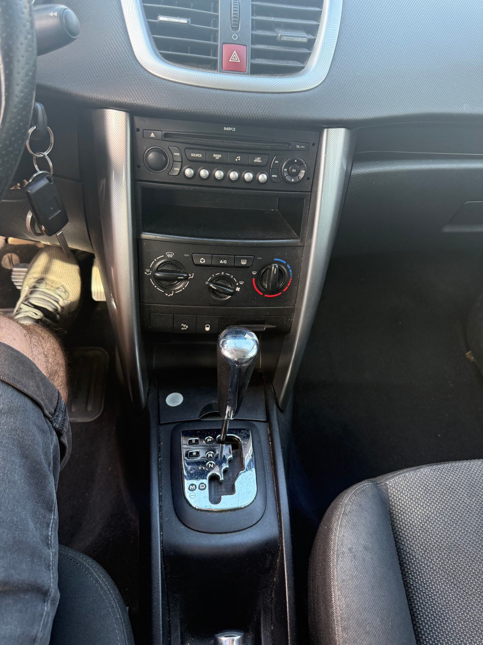 PEUGEOT 207 SW 1.6 16V Sport Automatic-image-7