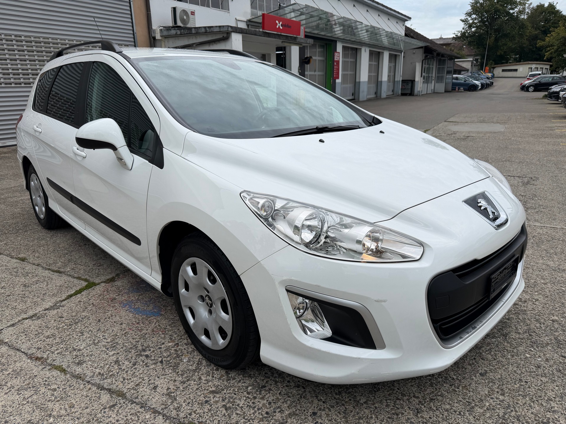 PEUGEOT 308 SW 1.6 HDI Access EGS6-image-6
