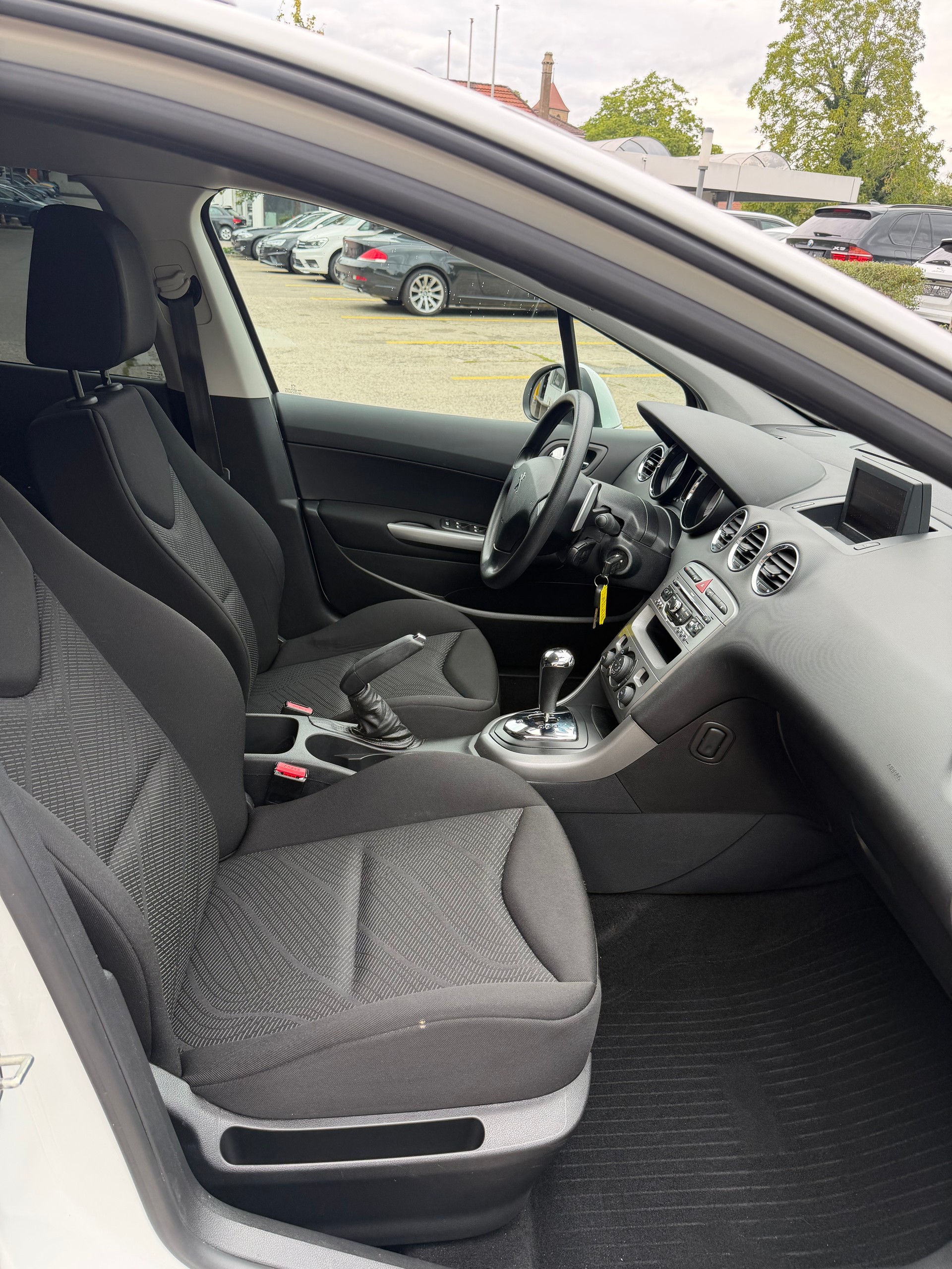PEUGEOT 308 SW 1.6 HDI Access EGS6-image-13