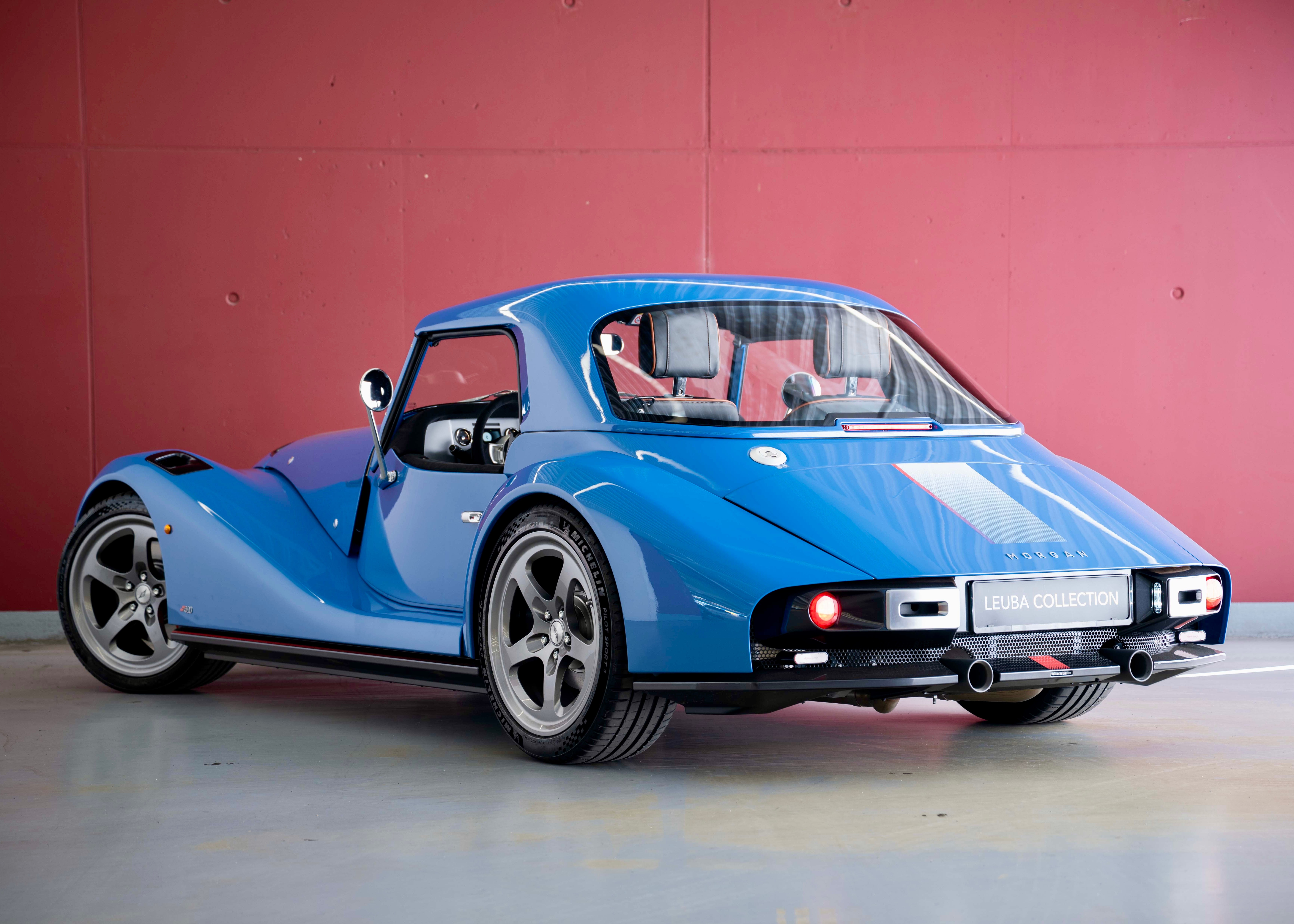 Image MORGAN PLUS-SIX Supersport 400 (New Swiss Executive car, not registered, special paint Yas Marina Blue, 30-month factory warranty)