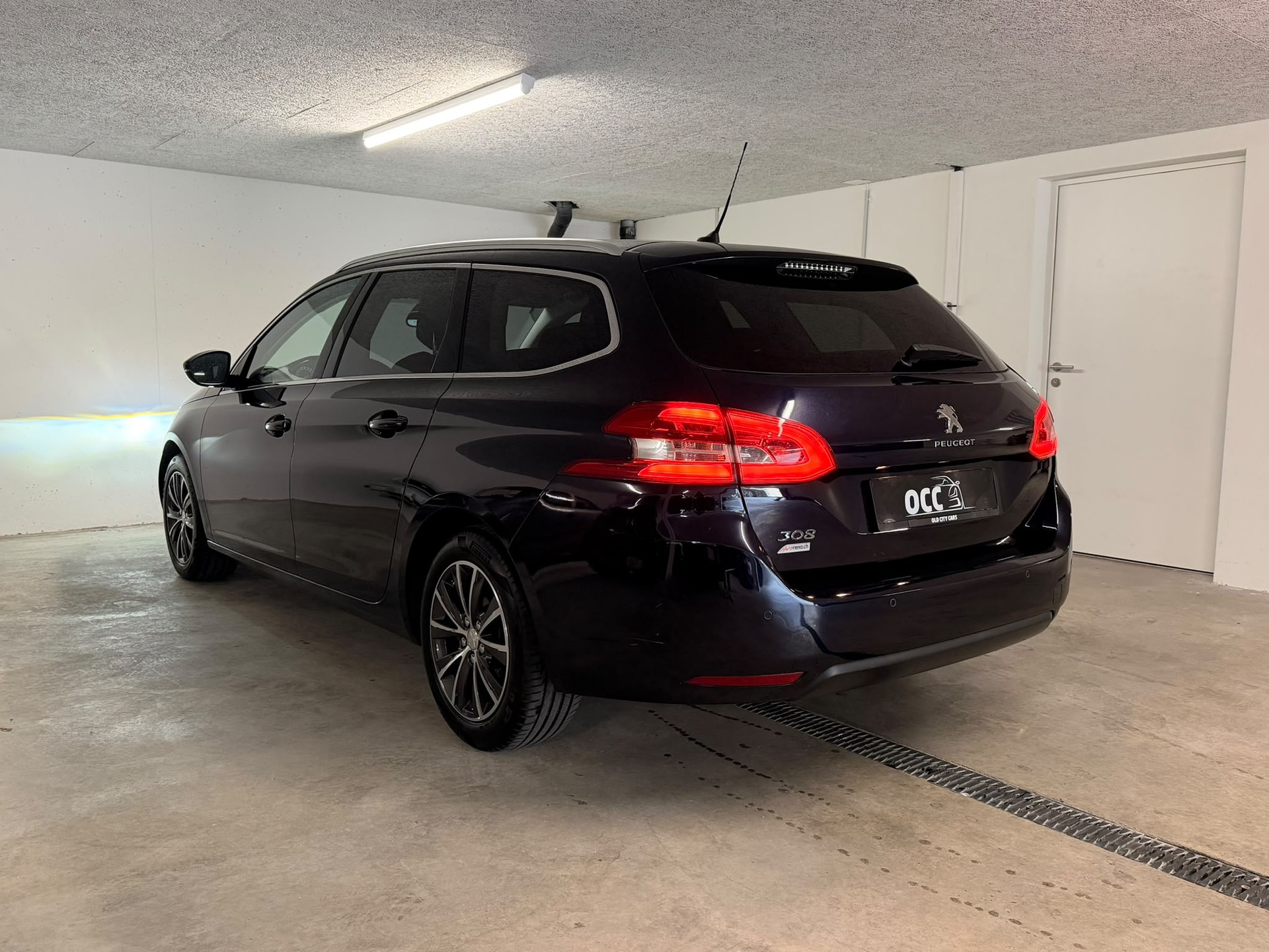 PEUGEOT 308 SW 1.2 THP Allure Automatic-image-4