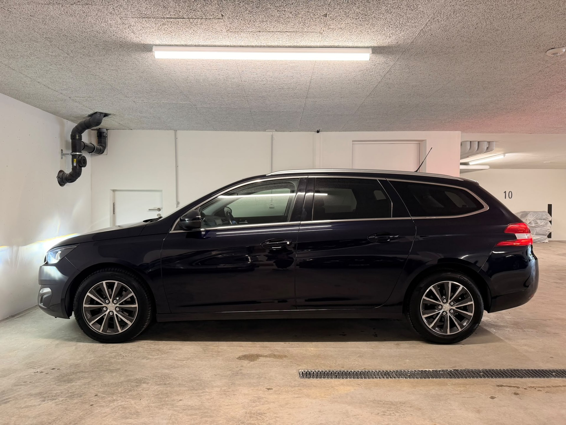 PEUGEOT 308 SW 1.2 THP Allure Automatic-image-3