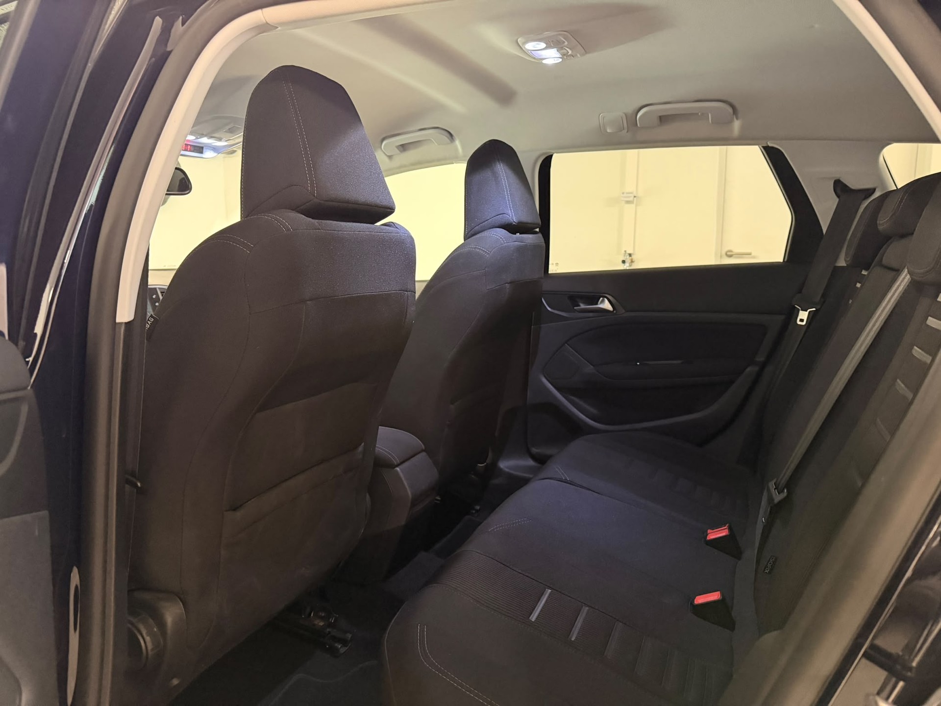 PEUGEOT 308 SW 1.2 THP Allure Automatic-image-10
