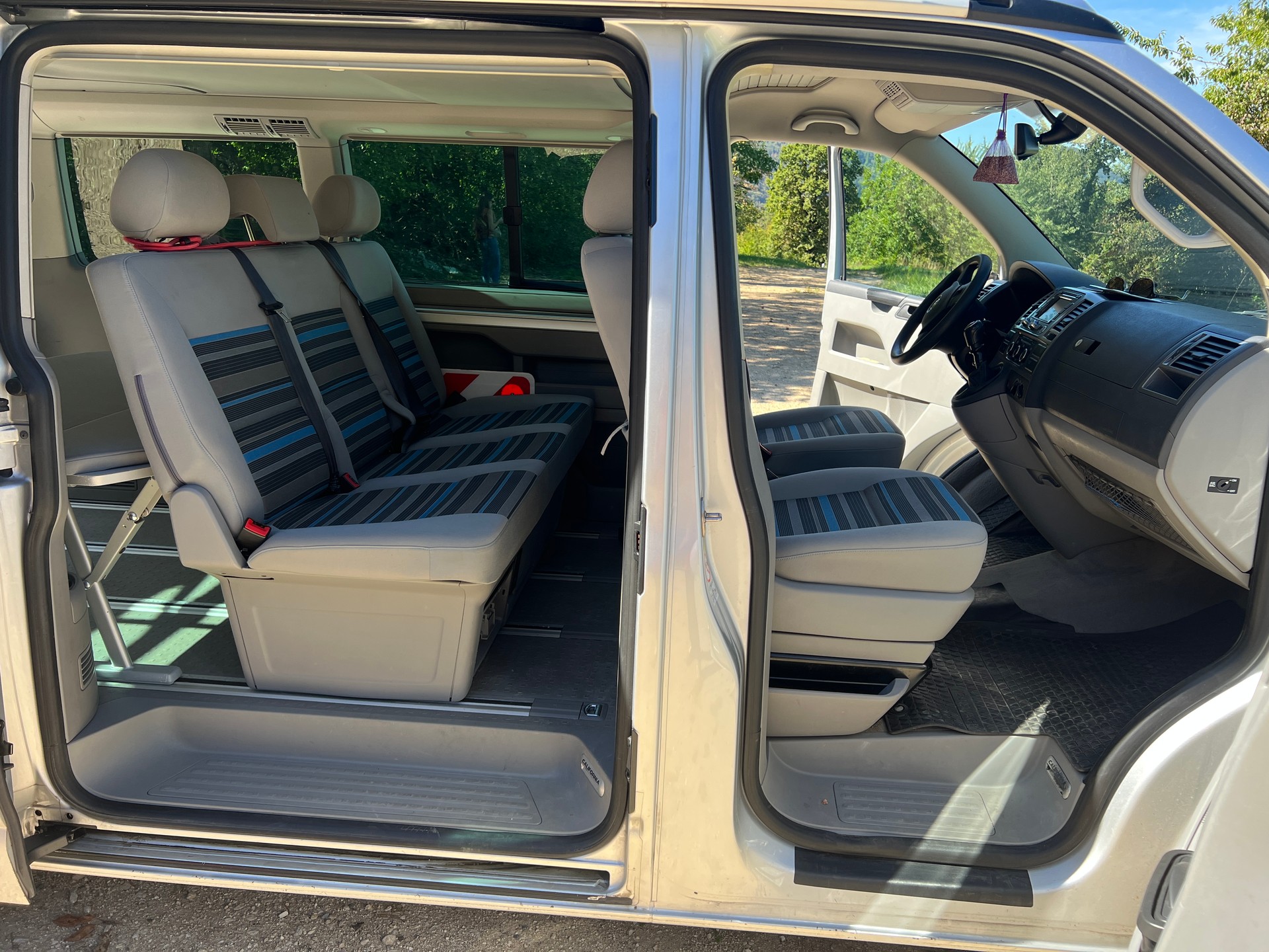 VW T5 California 2.0 TDI Beach Travel-image-10