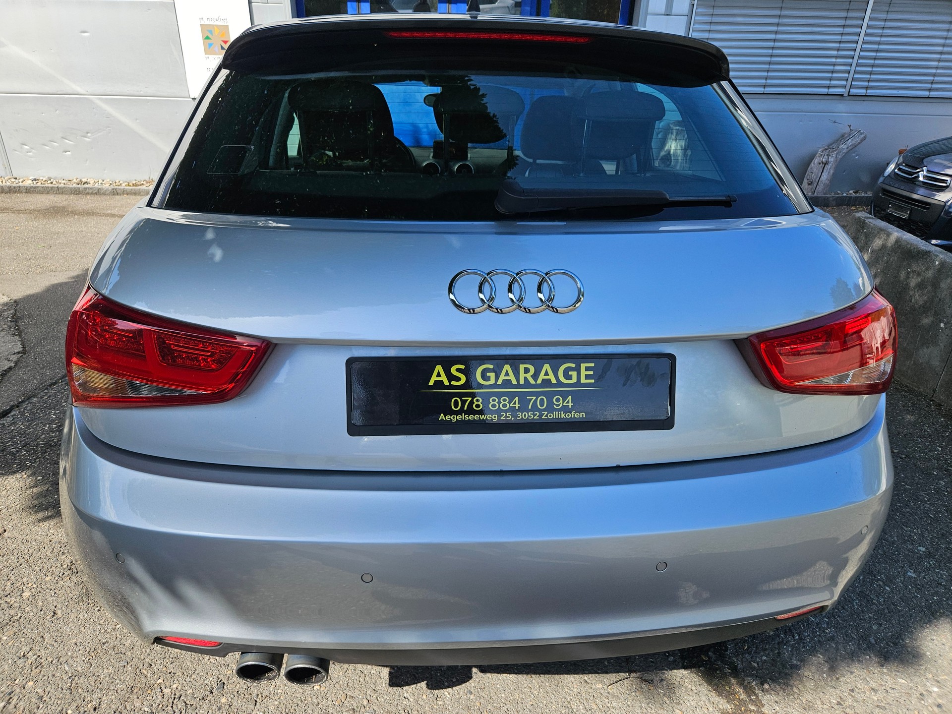 AUDI A1 Sportback 1.4 TFSI Attraction S-tronic-image-4