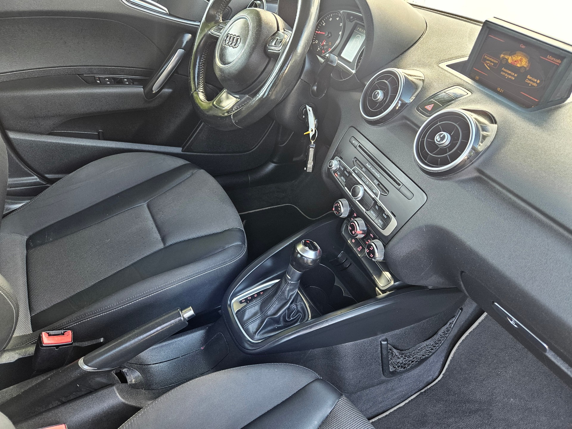 AUDI A1 Sportback 1.4 TFSI Attraction S-tronic-image-10