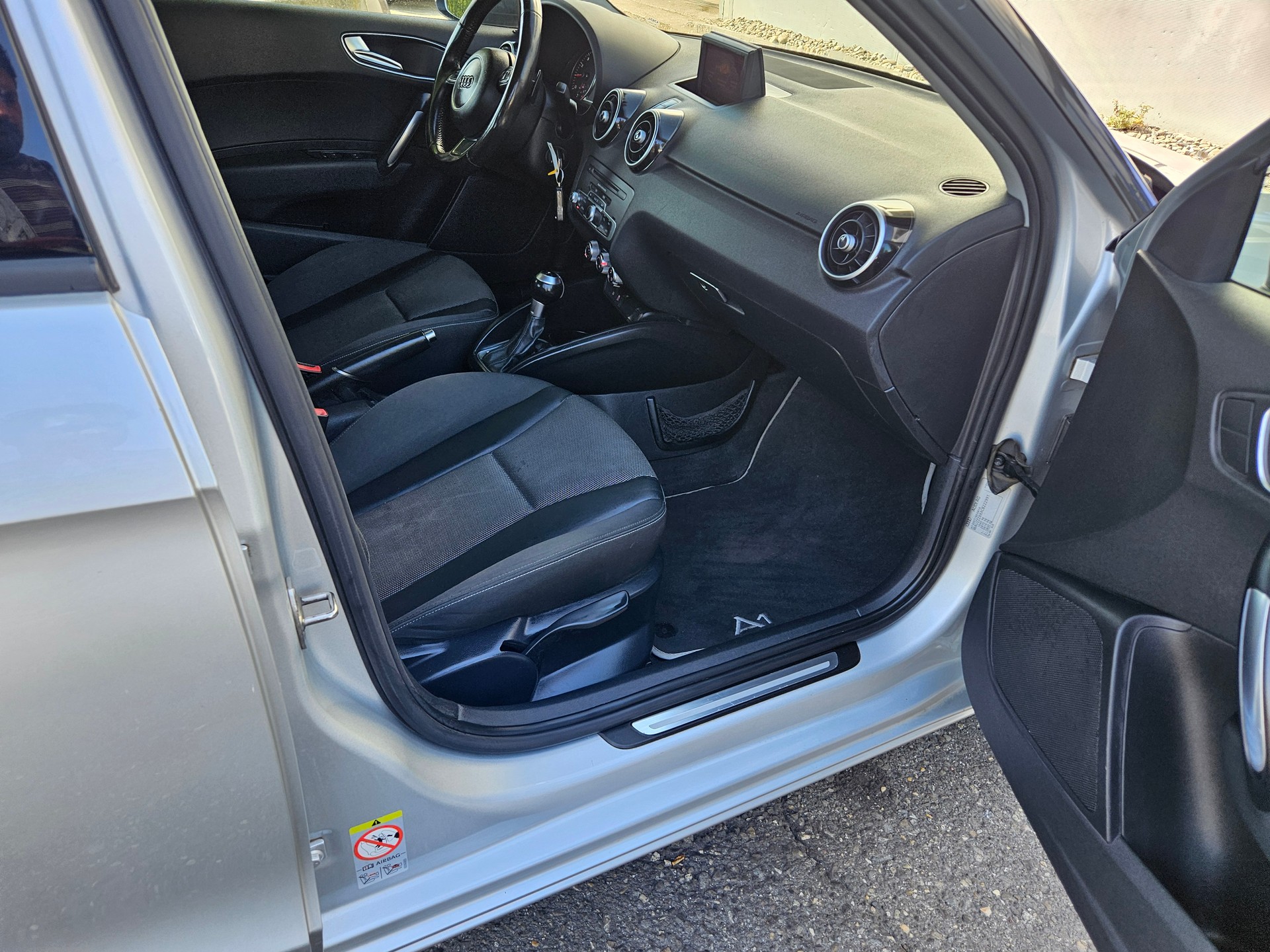AUDI A1 Sportback 1.4 TFSI Attraction S-tronic-image-9
