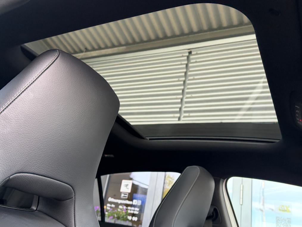 MERCEDES-BENZ A 45 S AMG 4Matic+ Speedshift-image-11