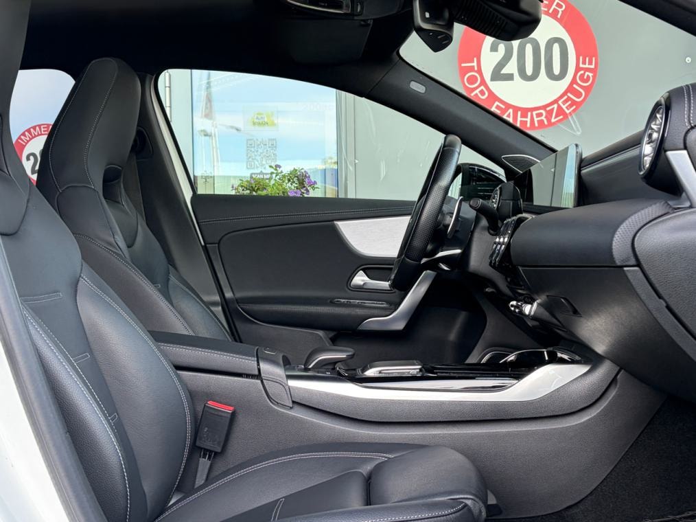 MERCEDES-BENZ A 45 S AMG 4Matic+ Speedshift-image-10
