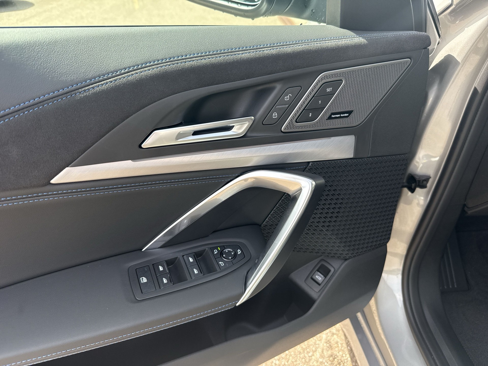 BMW iX1 eDrive 20 M Sport-image-16